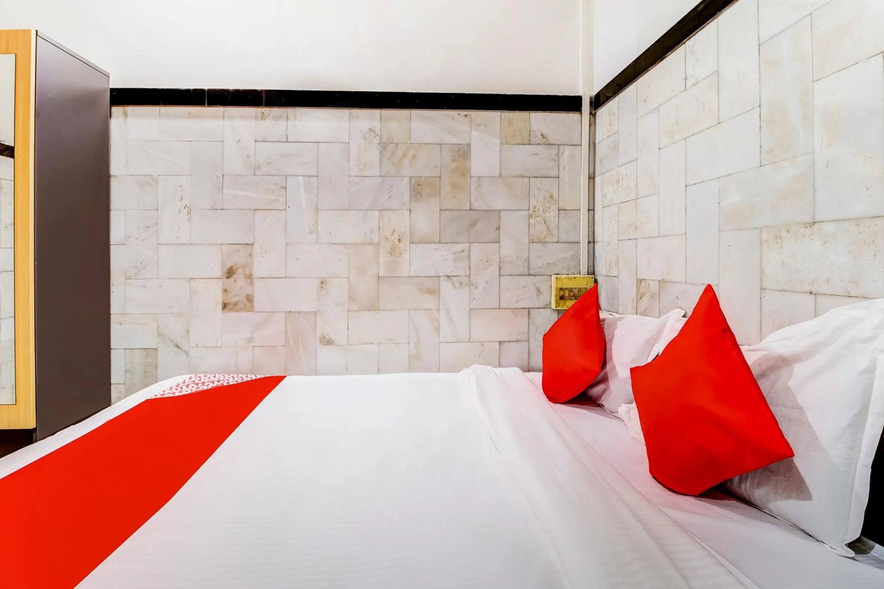 Bedroom, Bed in OYO Hotel Dreamland