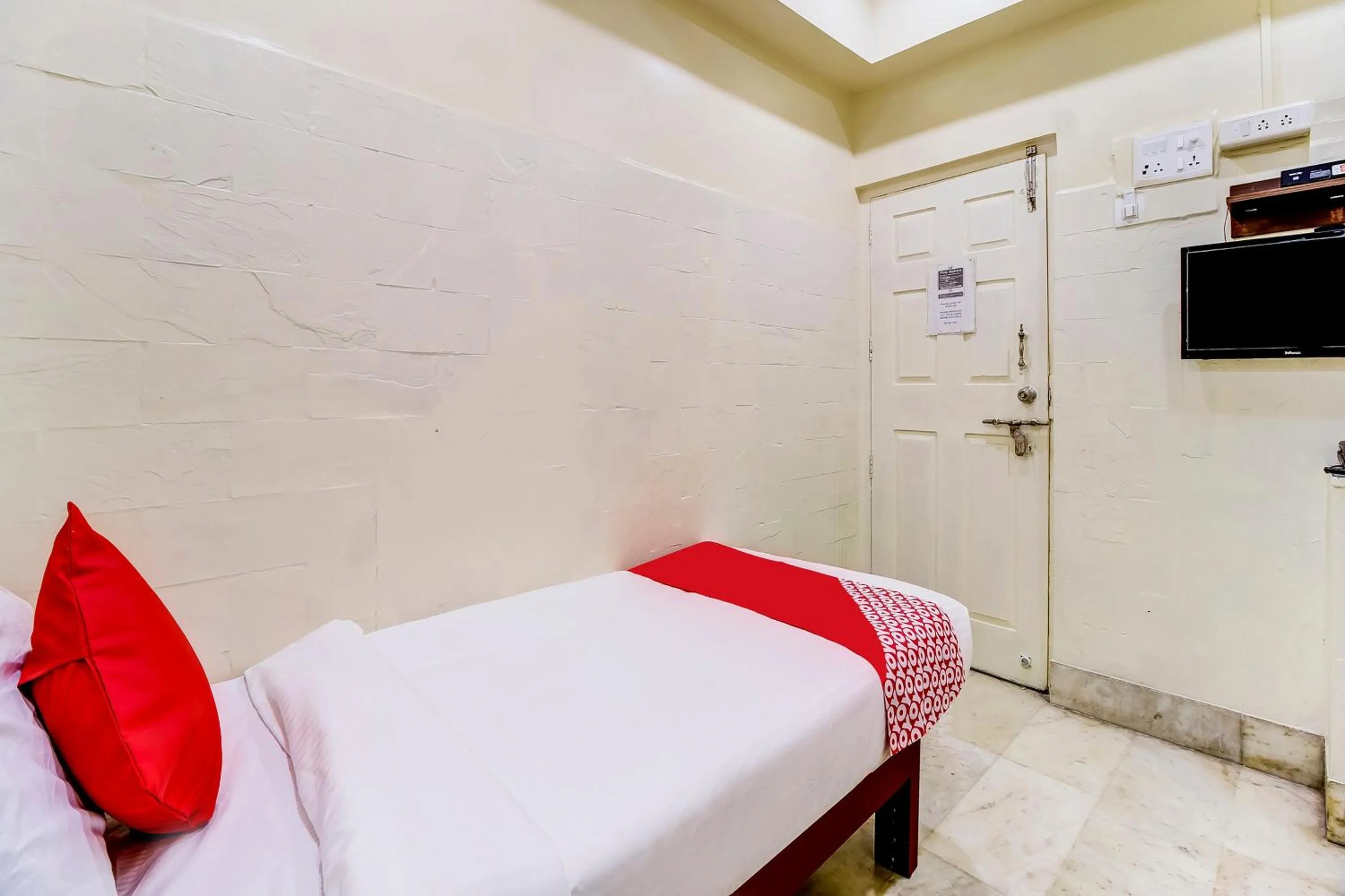 Bedroom, Bed in OYO Hotel Dreamland