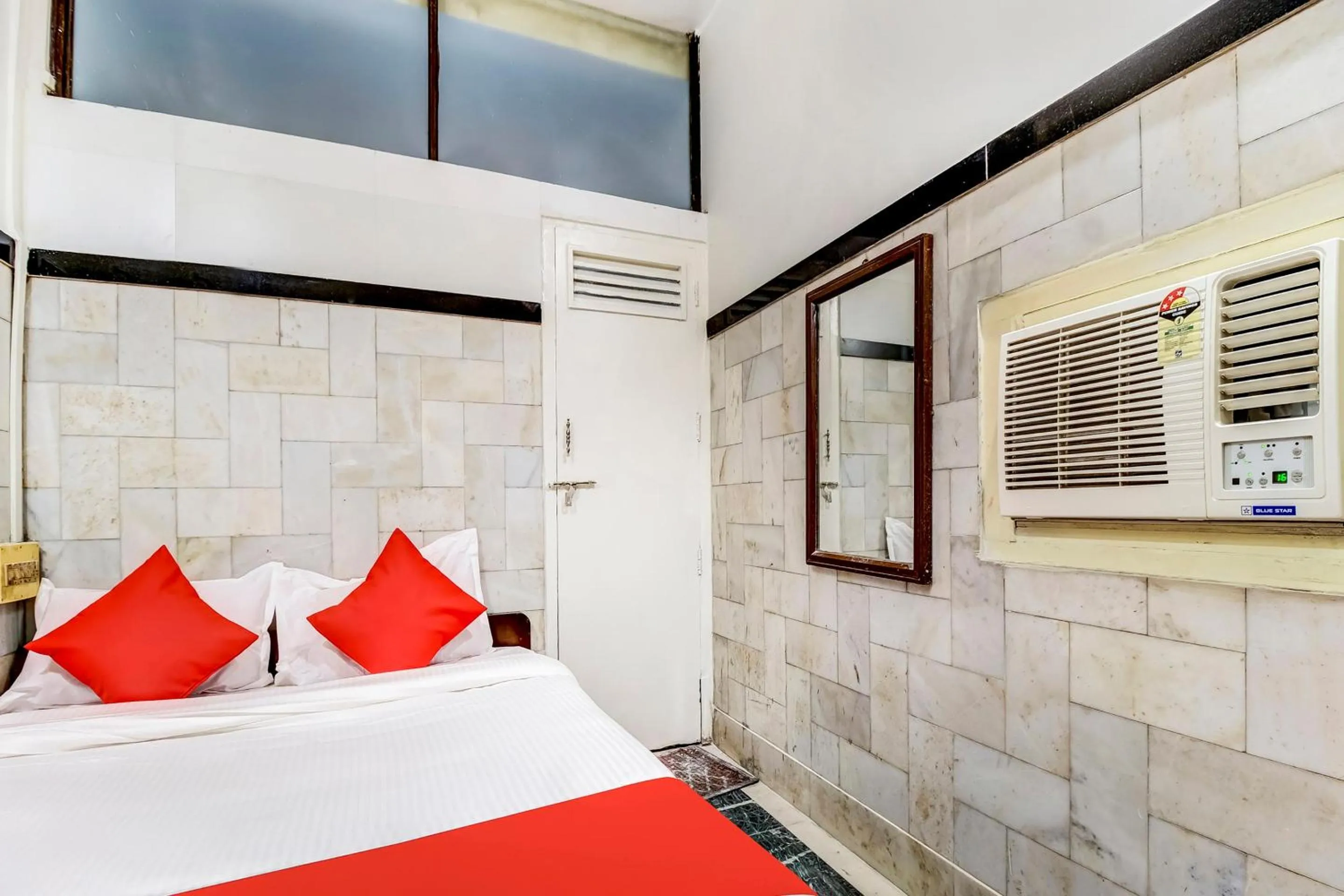 Bedroom, Bed in OYO Hotel Dreamland