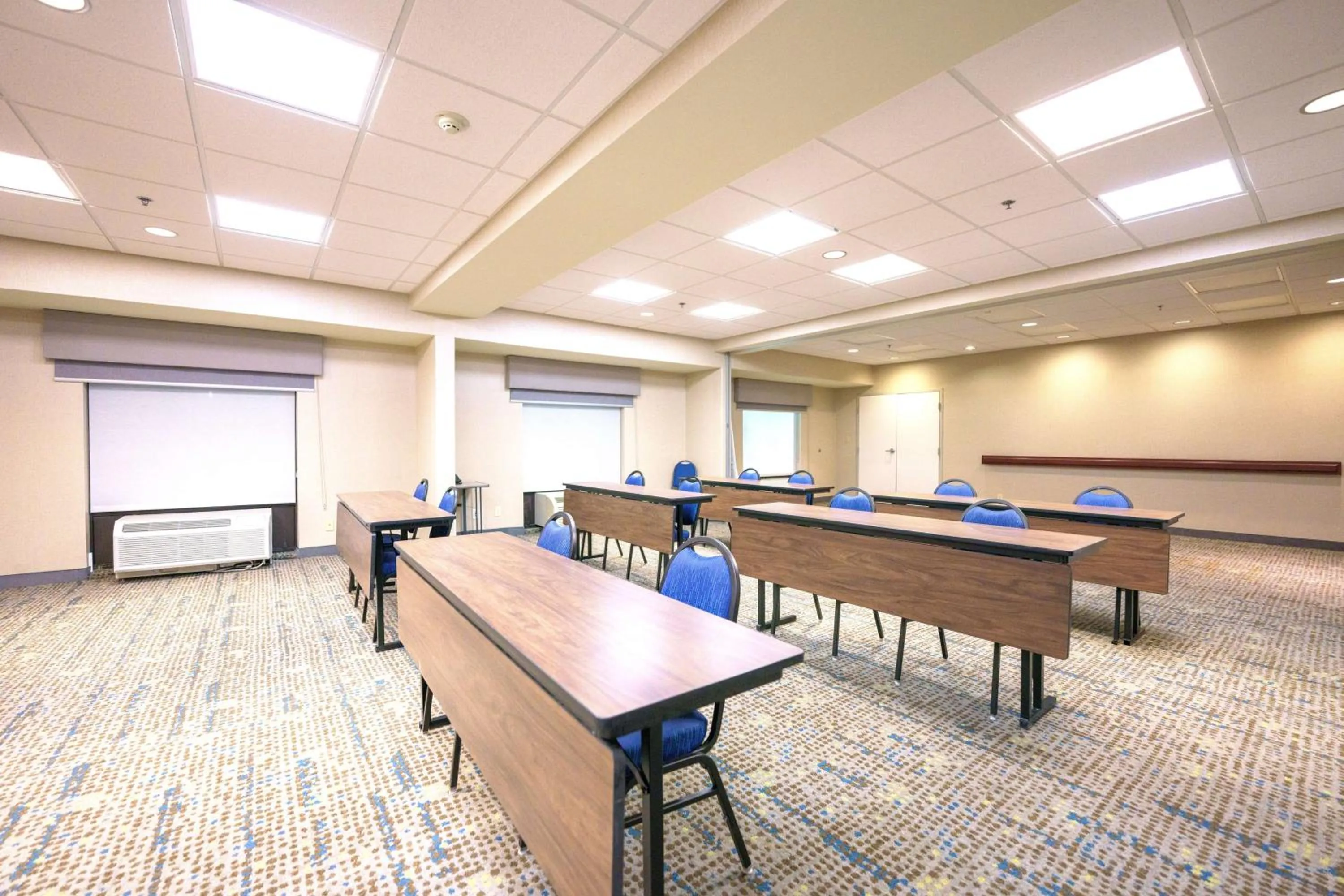 Meeting/conference room in Hampton Inn Hays-North of I-70