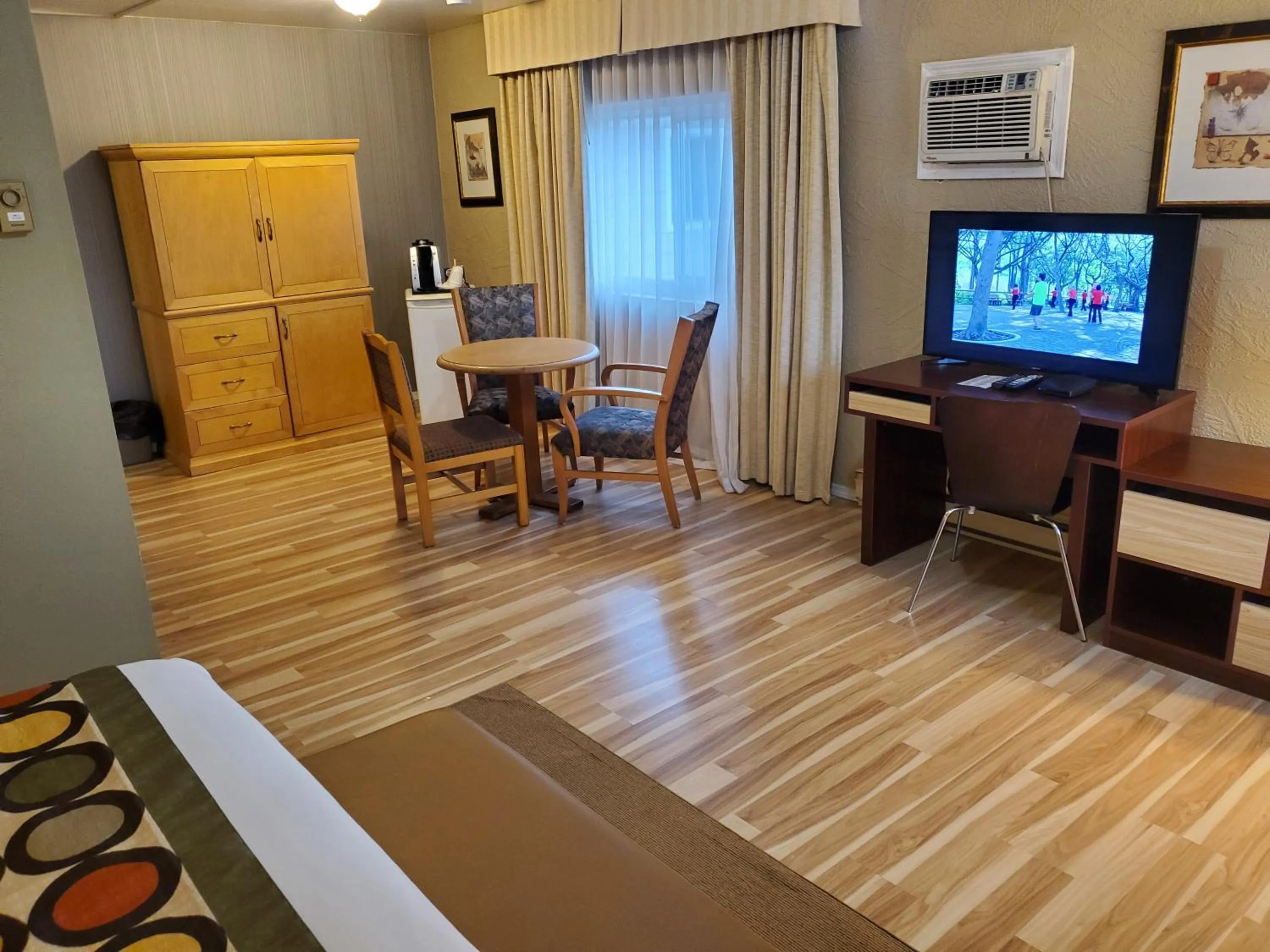 Bedroom in Super 8 by Wyndham Duncan