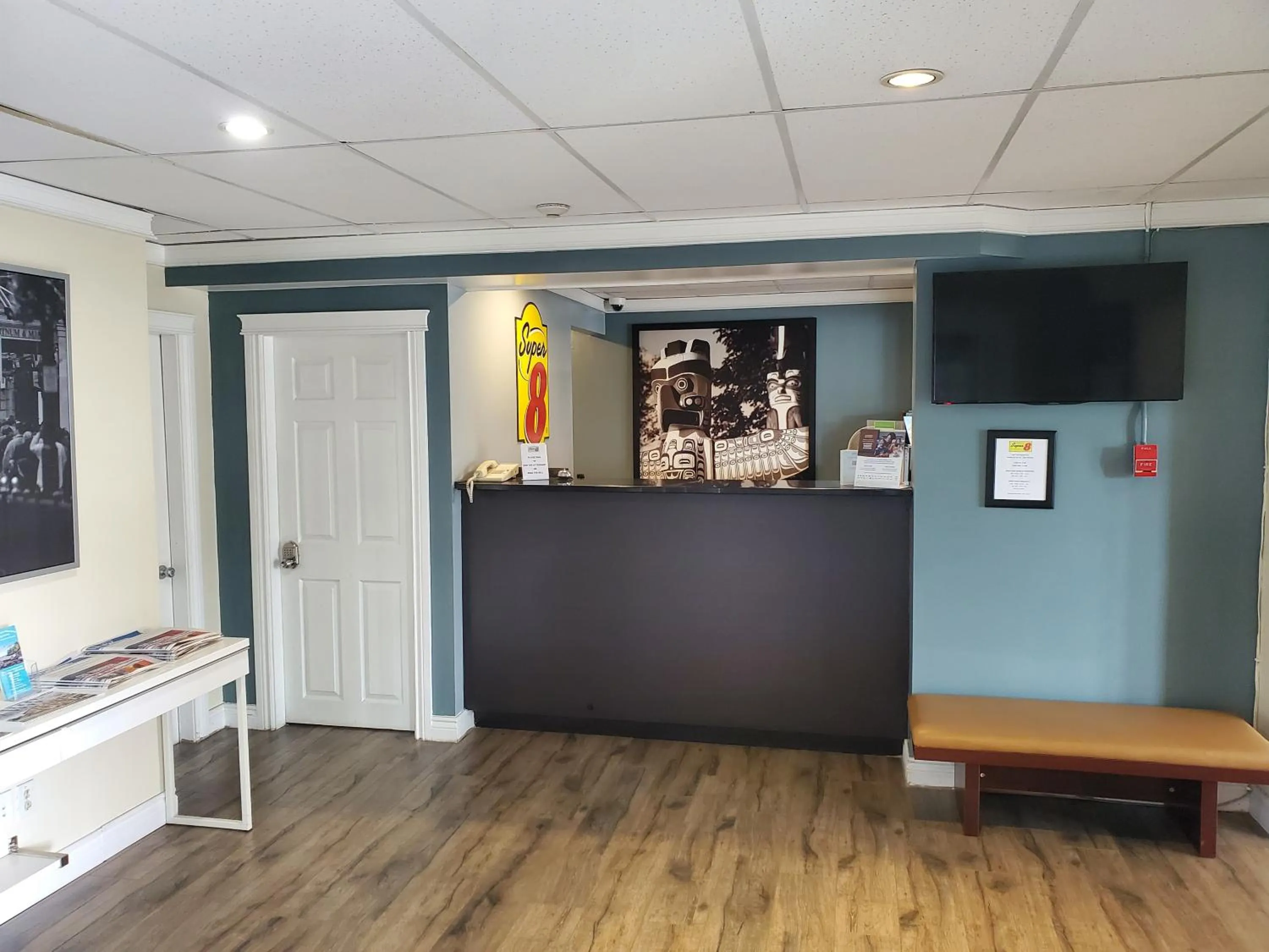 Lobby or reception in Super 8 by Wyndham Duncan