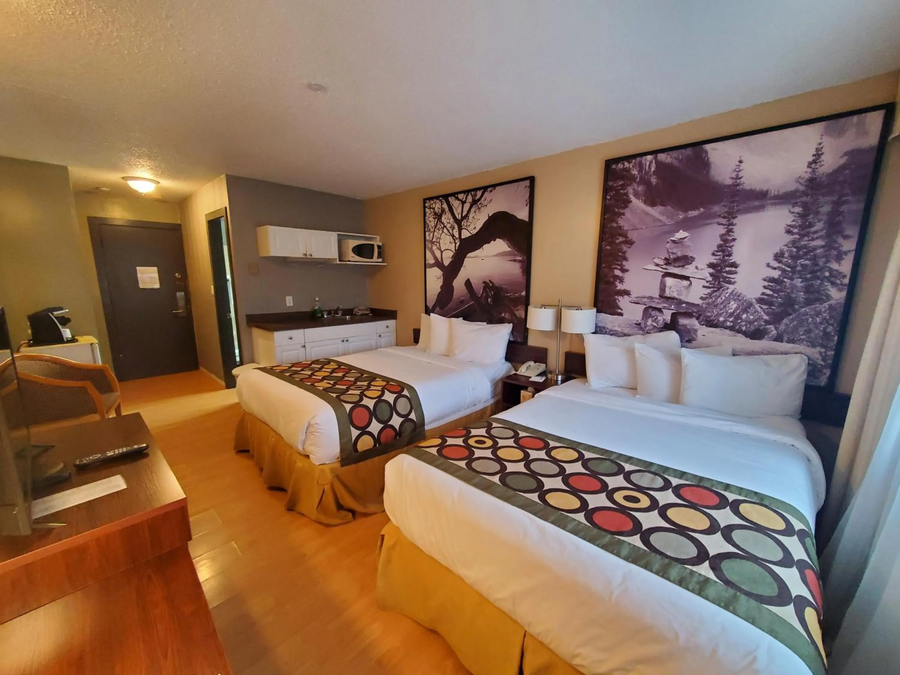 Bedroom, Bed in Super 8 by Wyndham Duncan