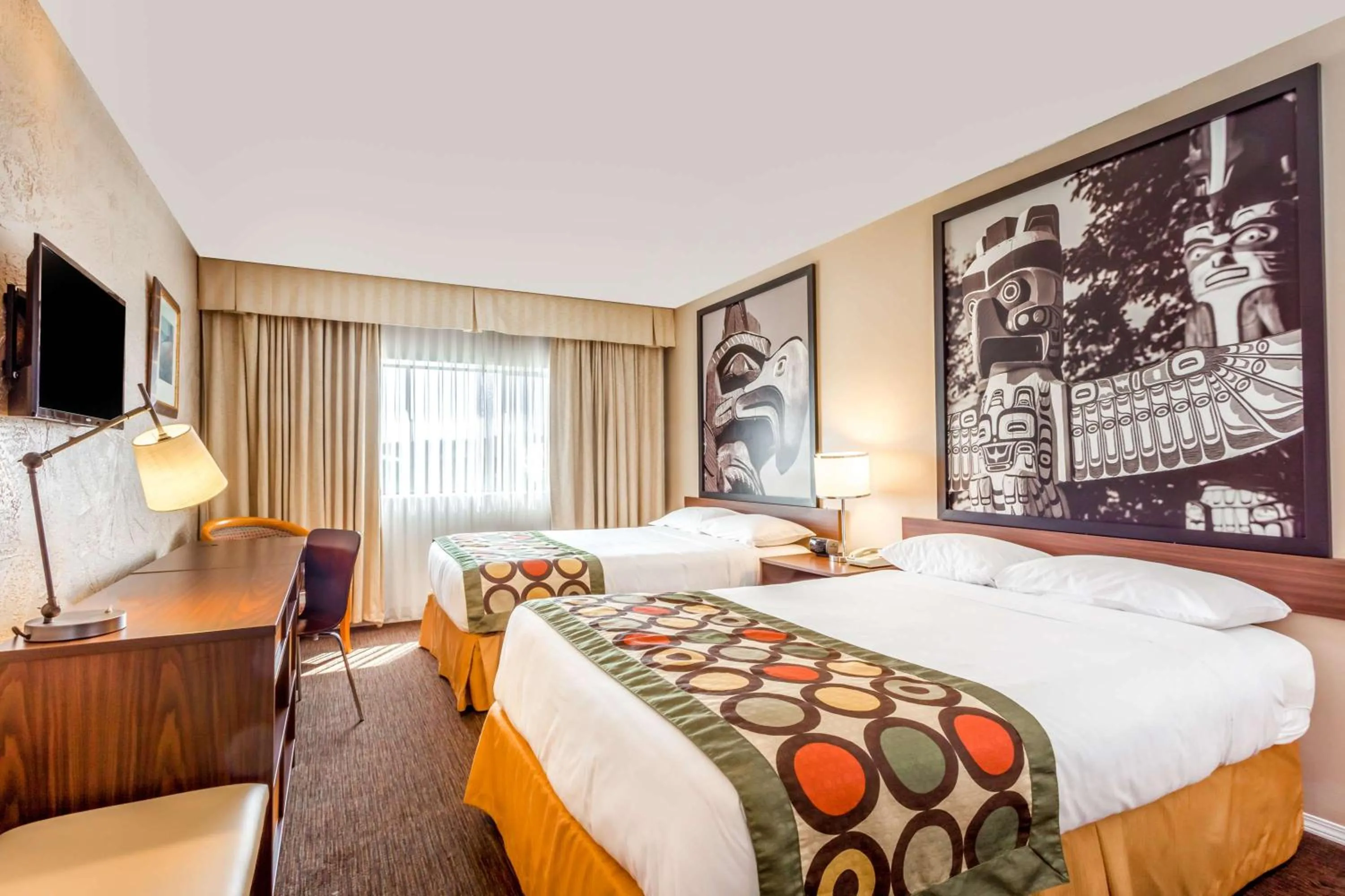 On site, Bed in Super 8 by Wyndham Duncan