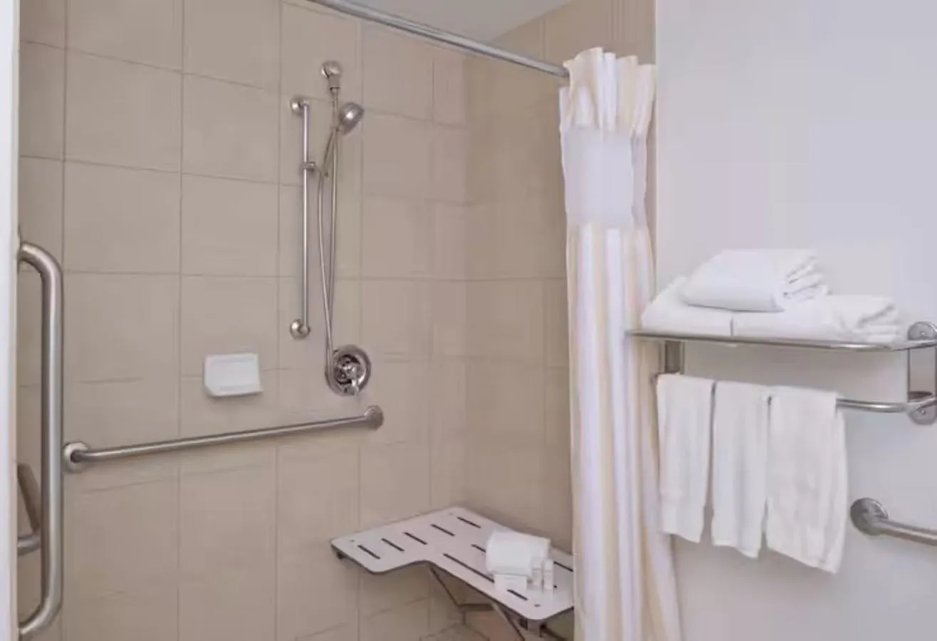 Shower in Hilton Garden Inn Yuma Pivot Point