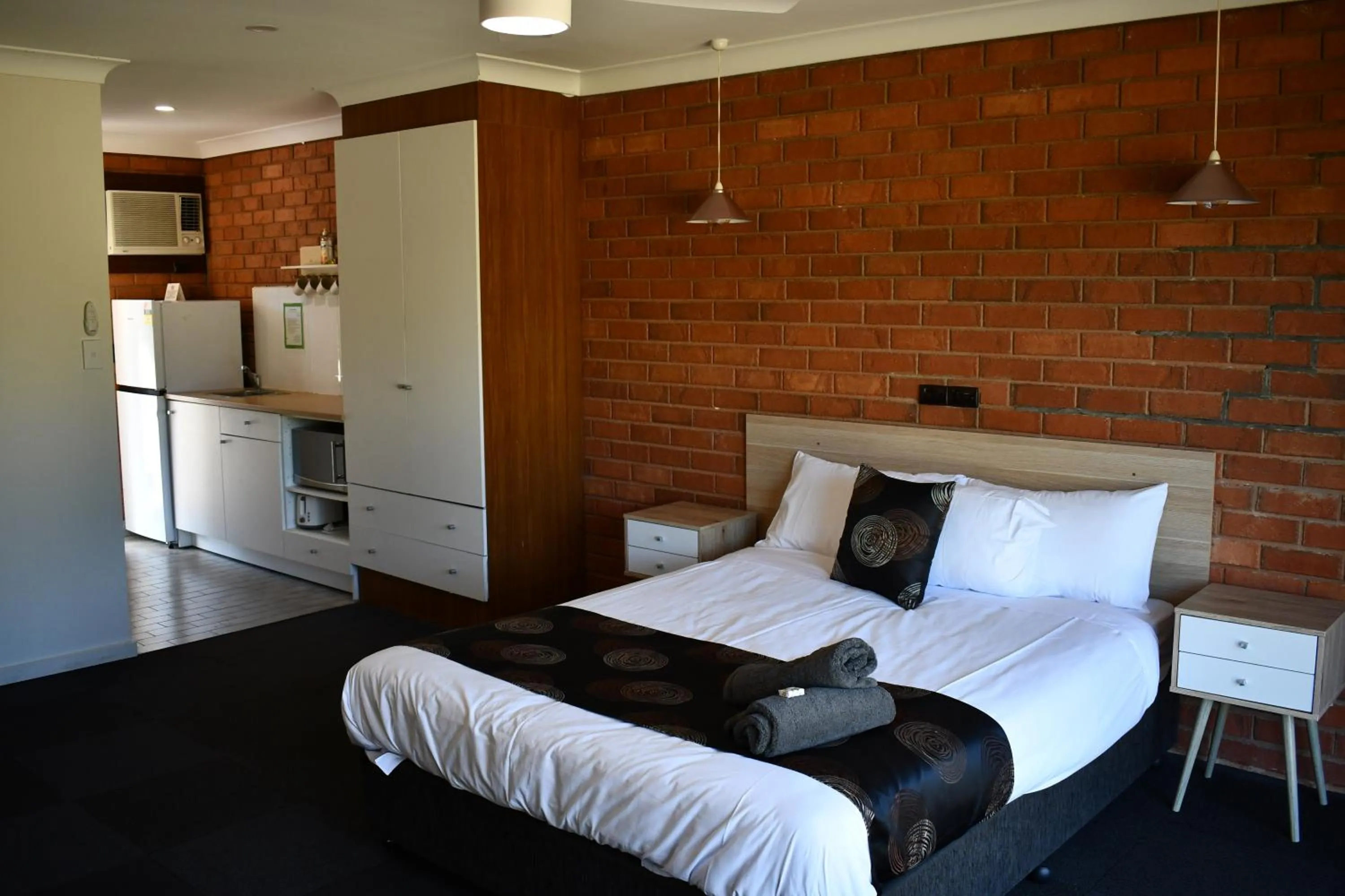 Bed in Berrigan Motel