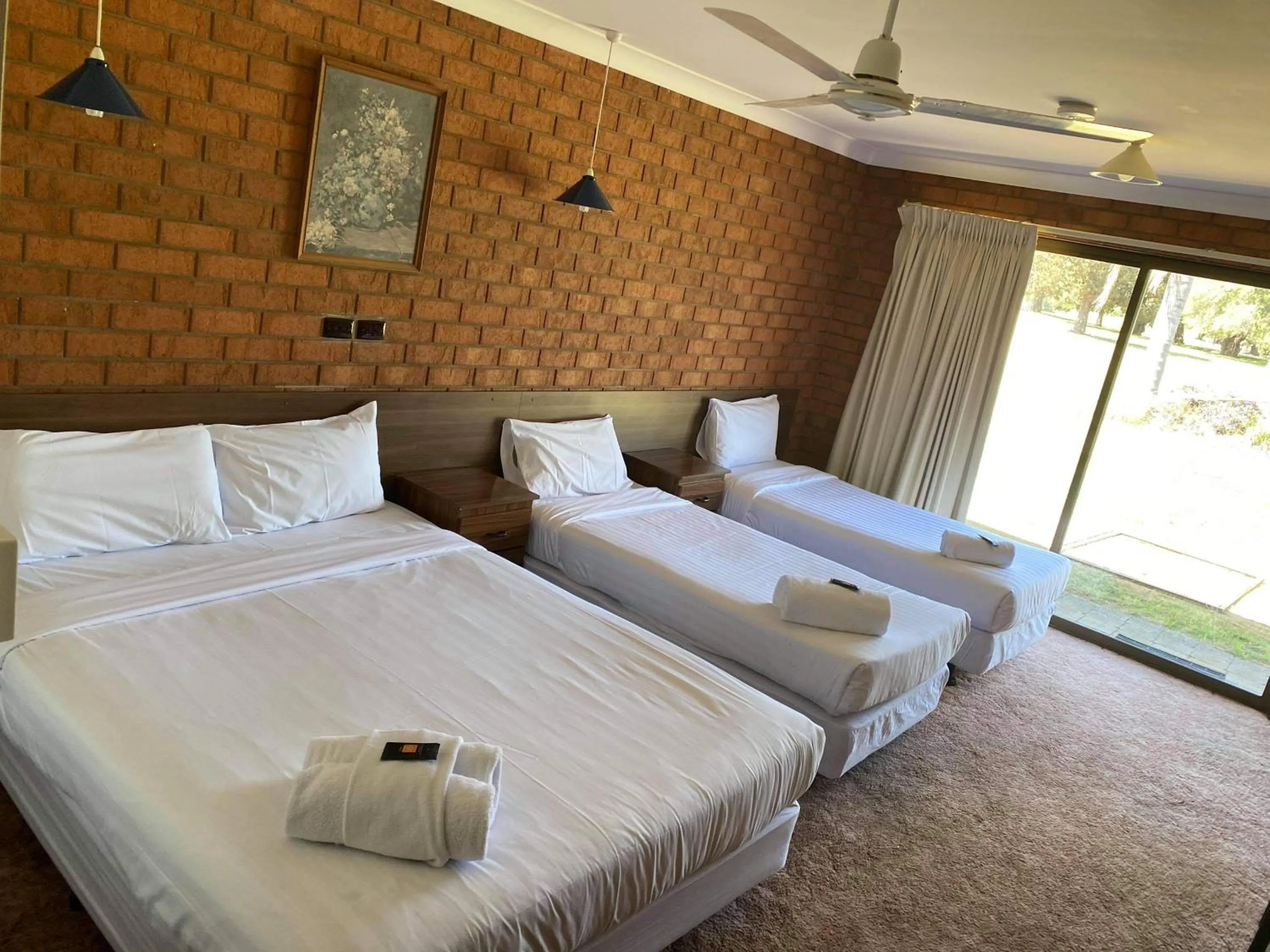 Bed in Berrigan Motel