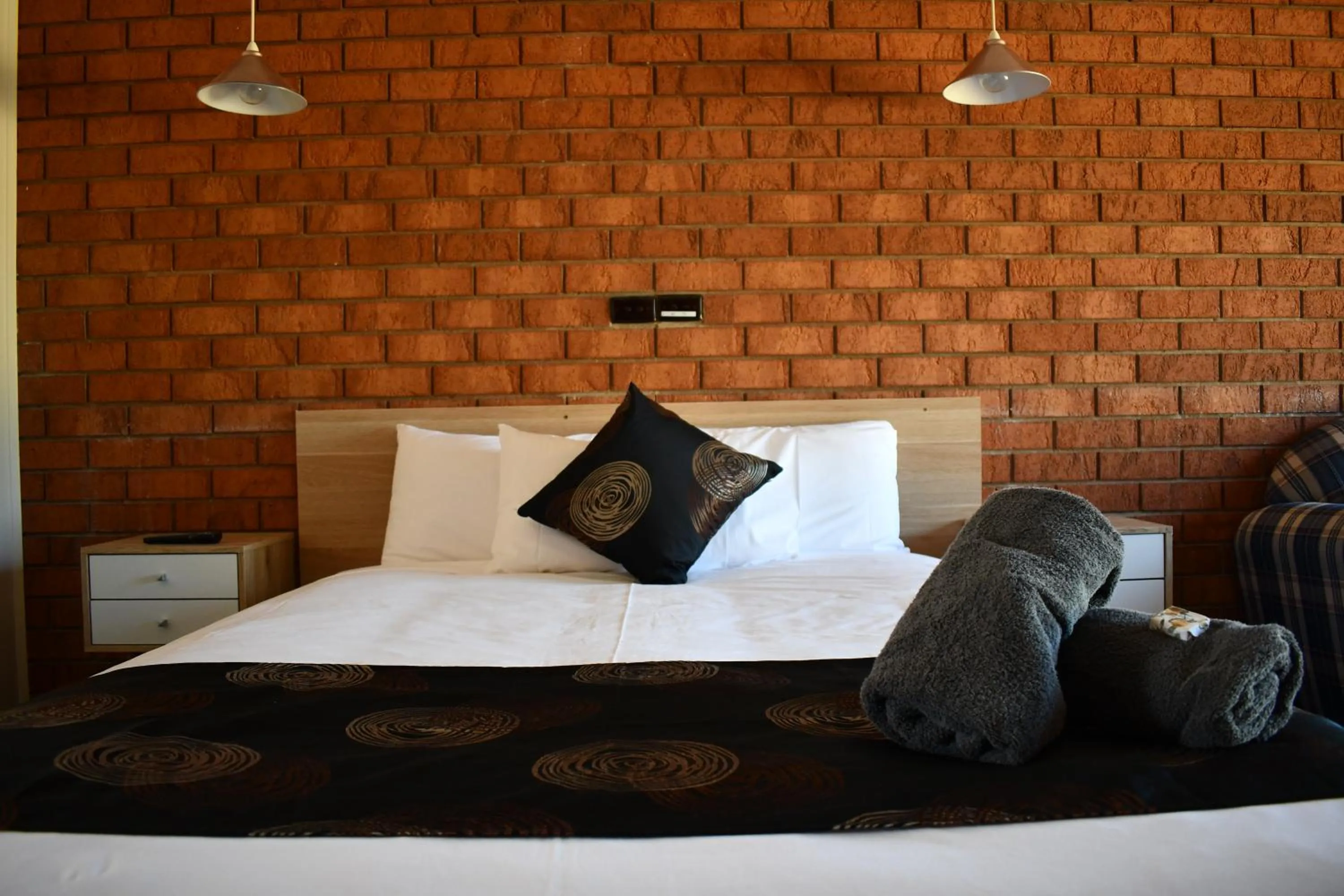 Bed in Berrigan Motel