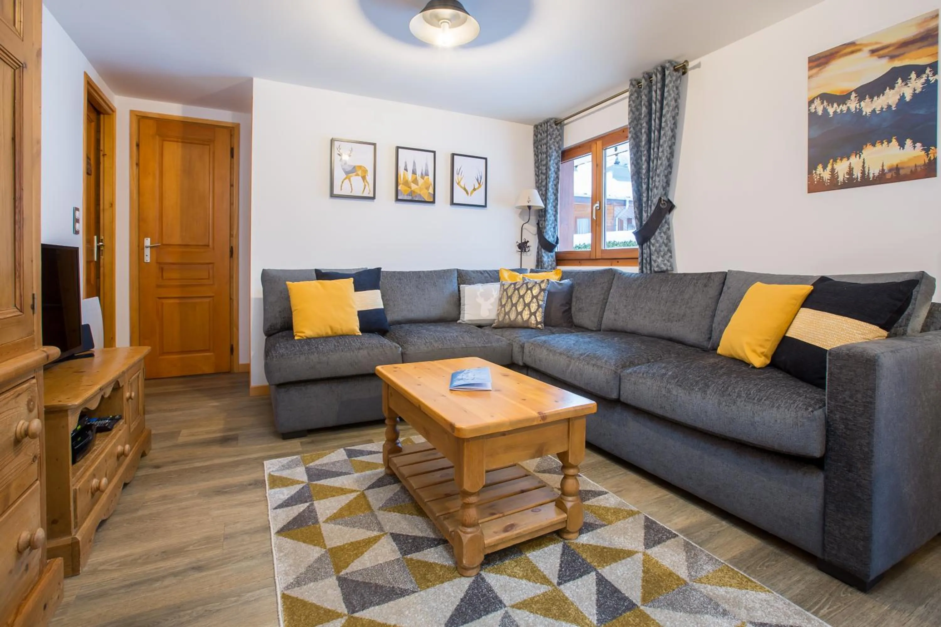 Simply Morzine - Apartment des Montagnes