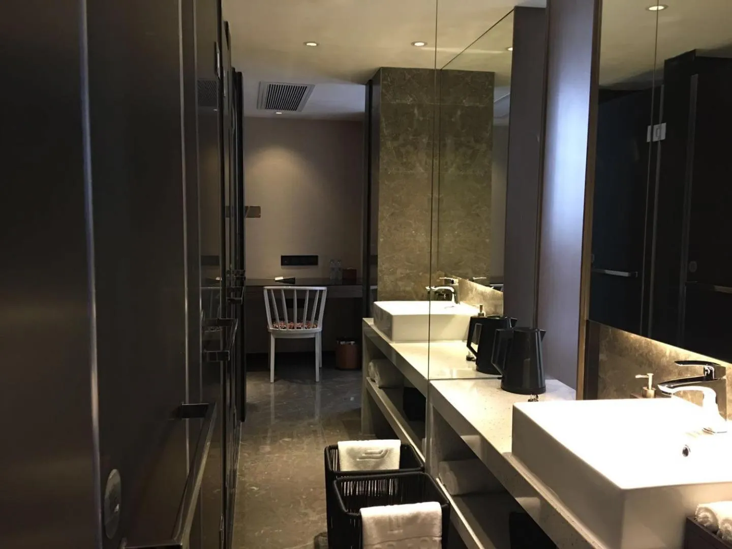 Photo of the whole room in Paco Hotel Dongpu Guanghzou -Free Shuttle Bus for Canton Fair