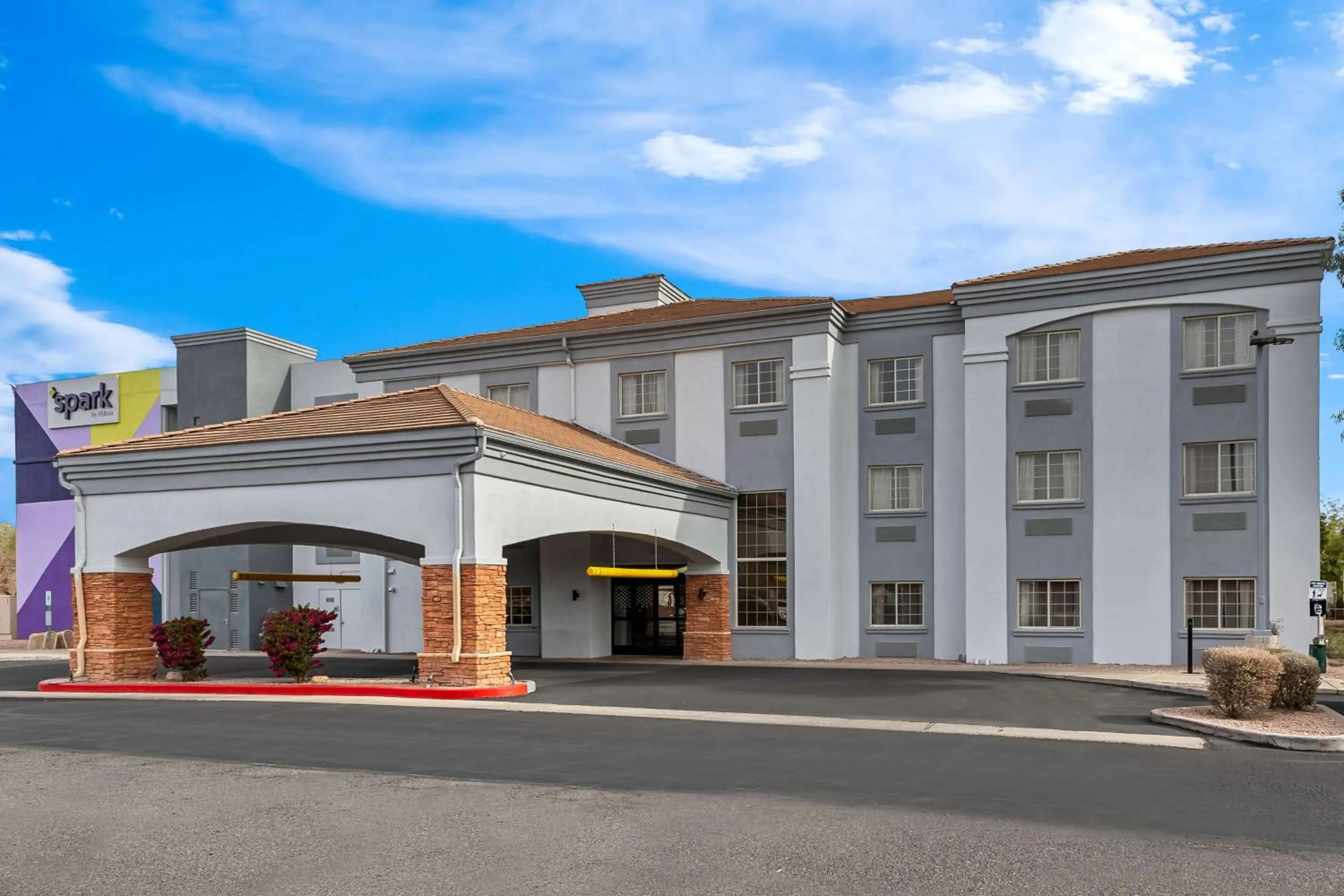 Property building in Spark by Hilton Phoenix-Glendale-Peoria