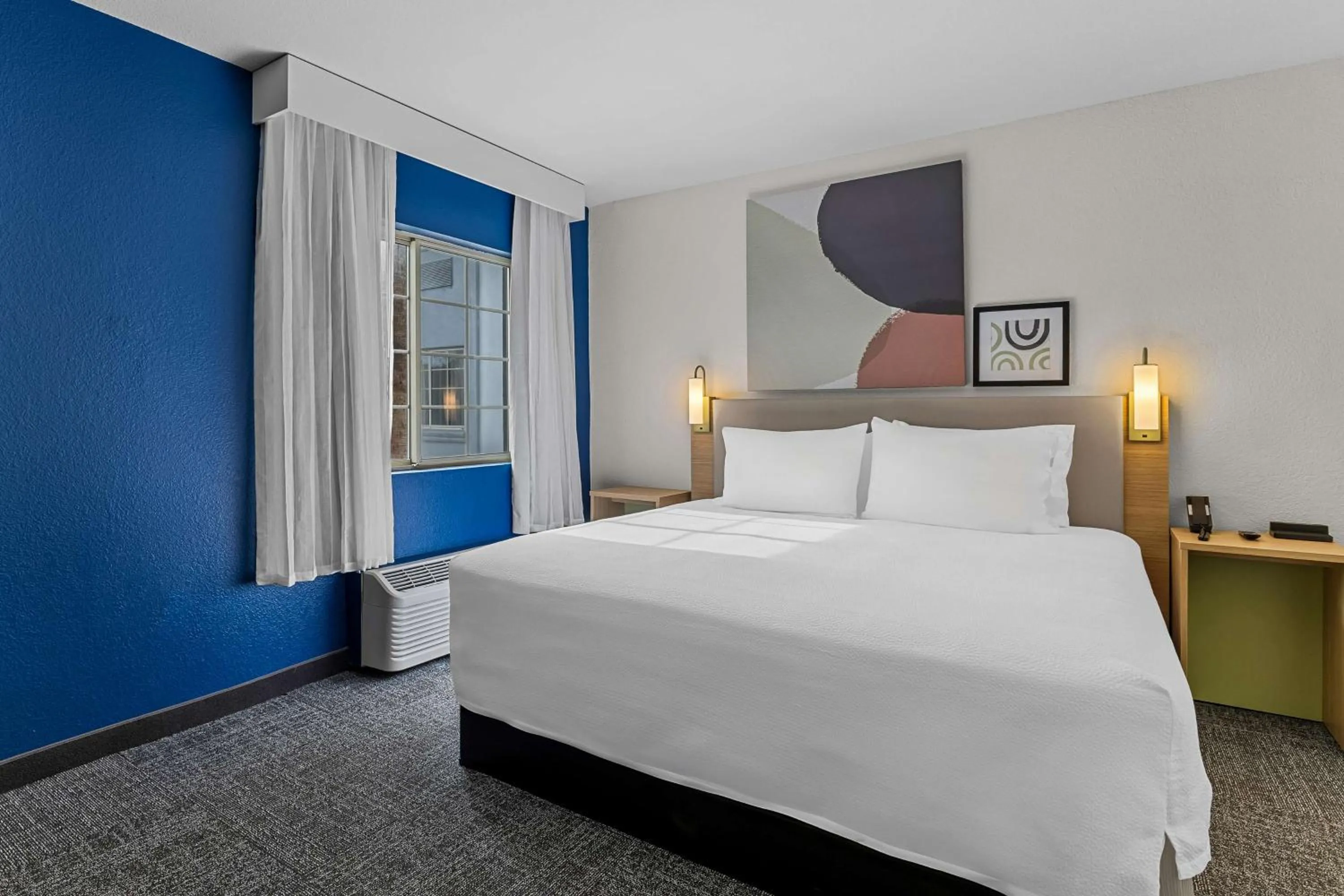 Bed in Comfort Inn & Suites North Glendale and Peoria