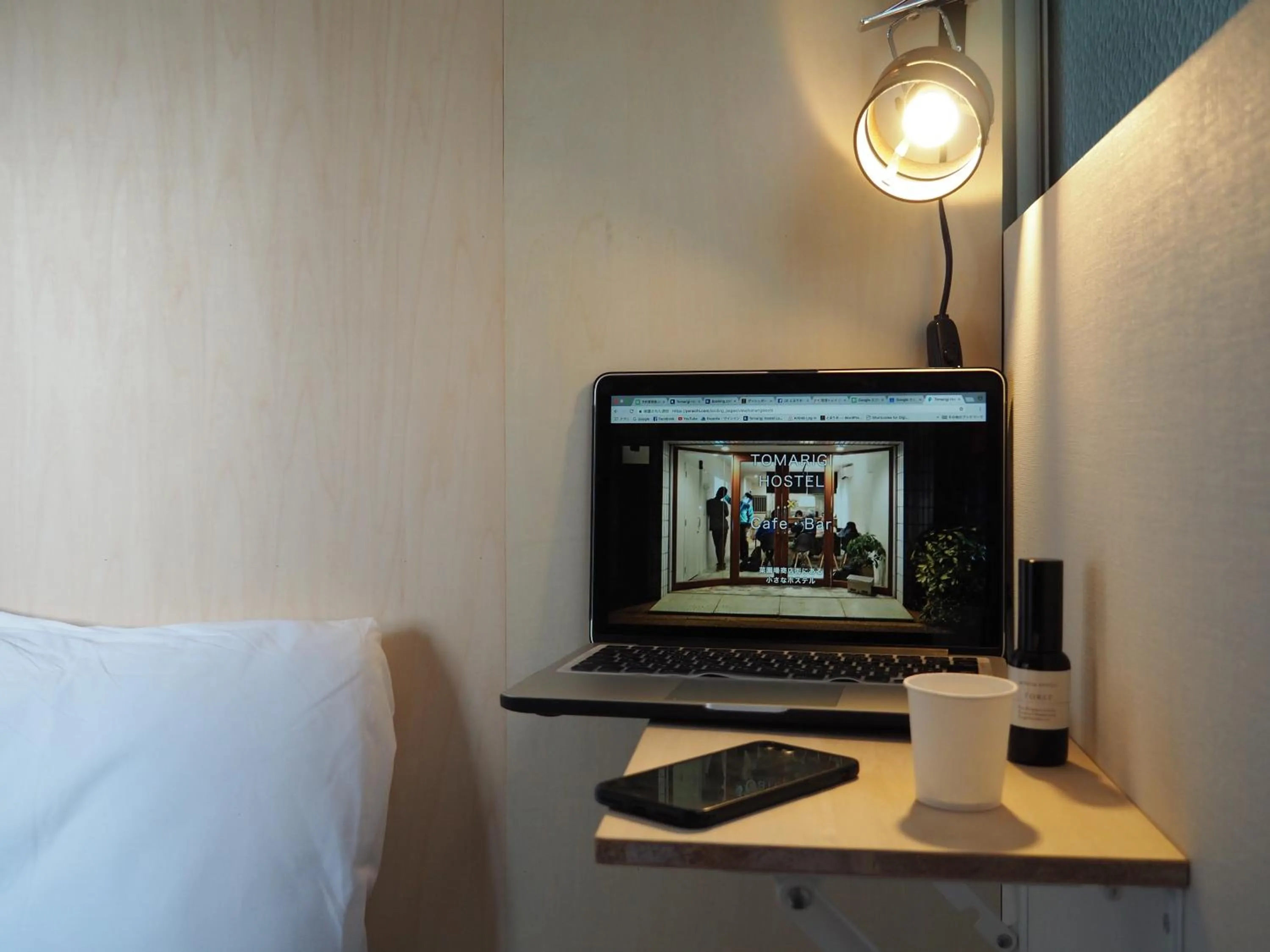 Decorative detail, Bed in Tomarigi Hostel