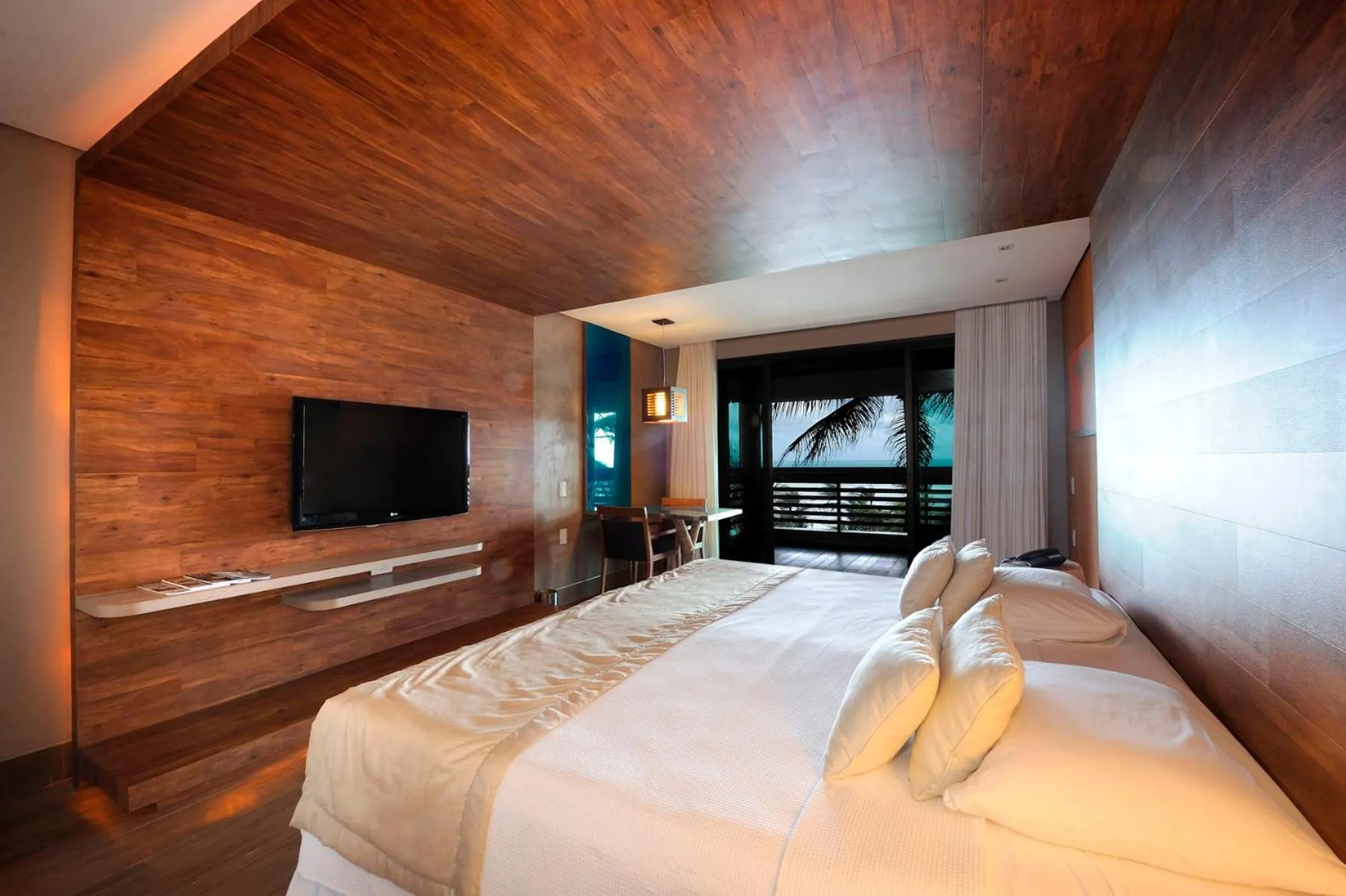 Bedroom, Bed in Carmel Charme Resort