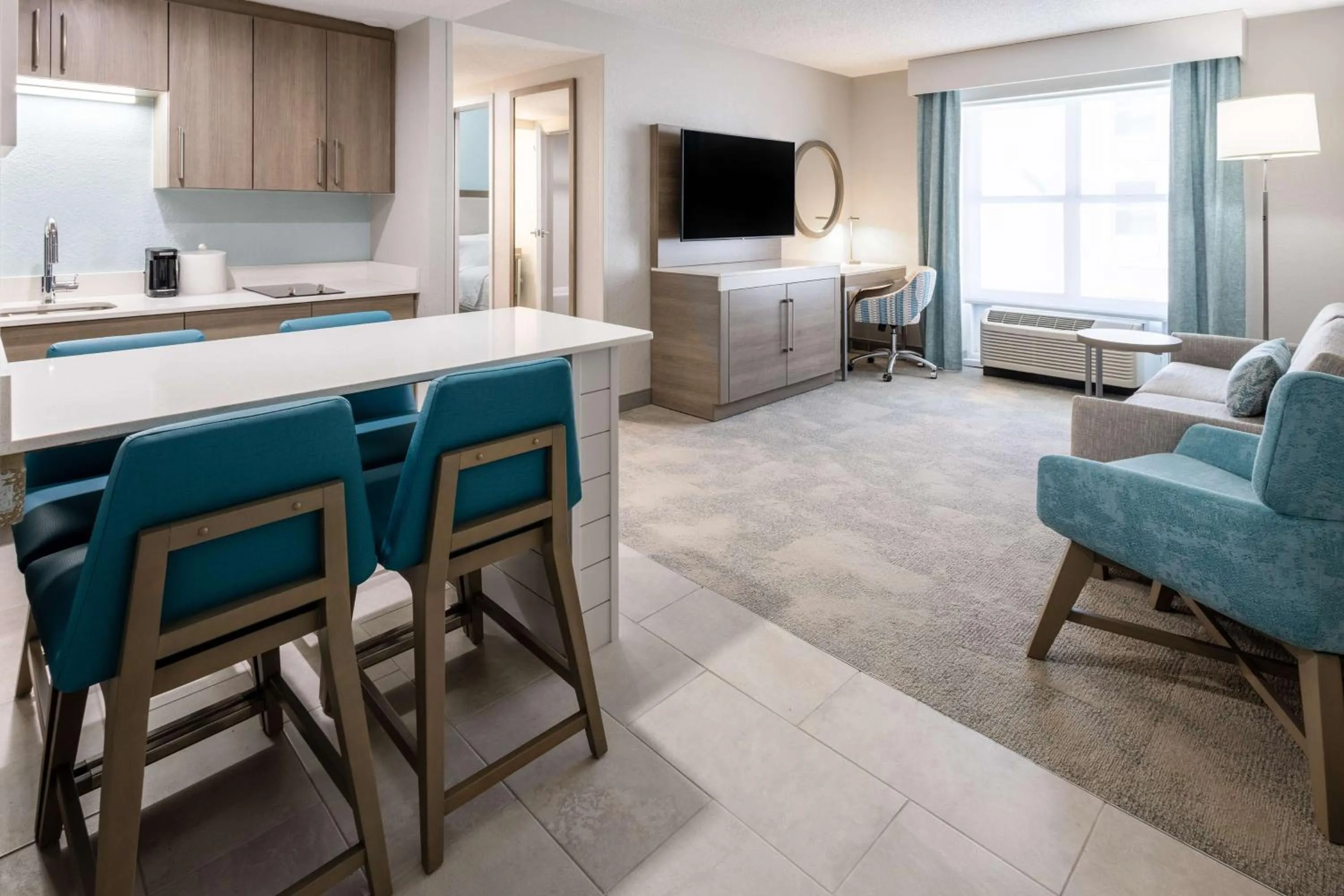 Kitchen or kitchenette in Hampton Inn & Suites Venice Bayside South Sarasota