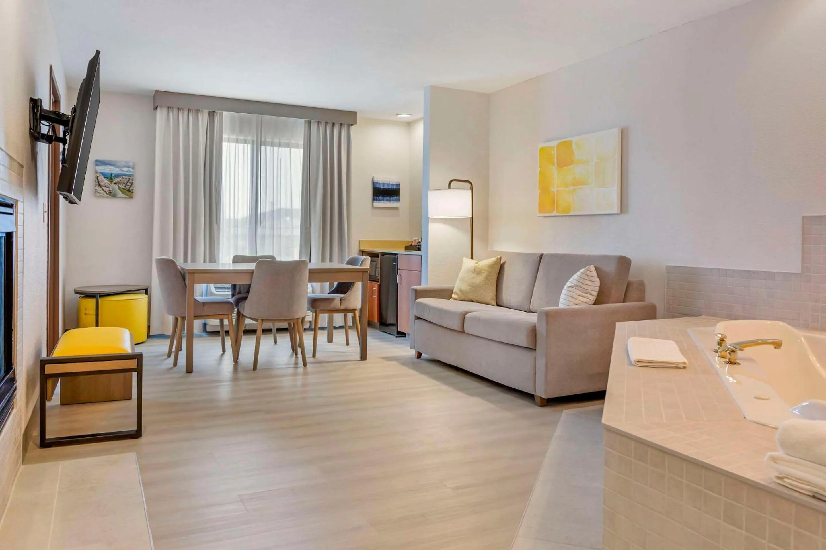 Bedroom in Comfort Inn & Suites Rapid City near Mt Rushmore