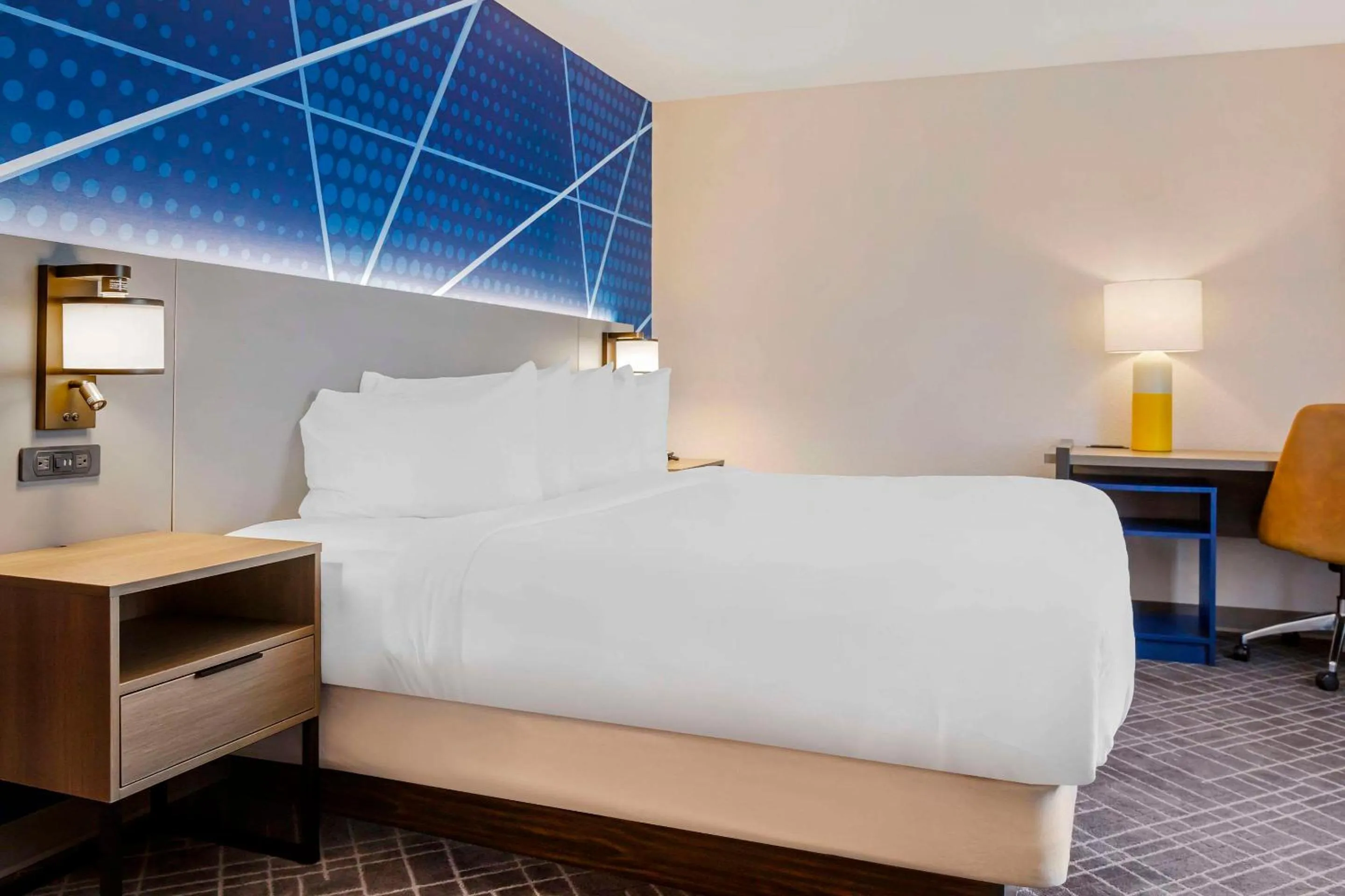 Bedroom, Bed in Comfort Inn & Suites Rapid City near Mt Rushmore