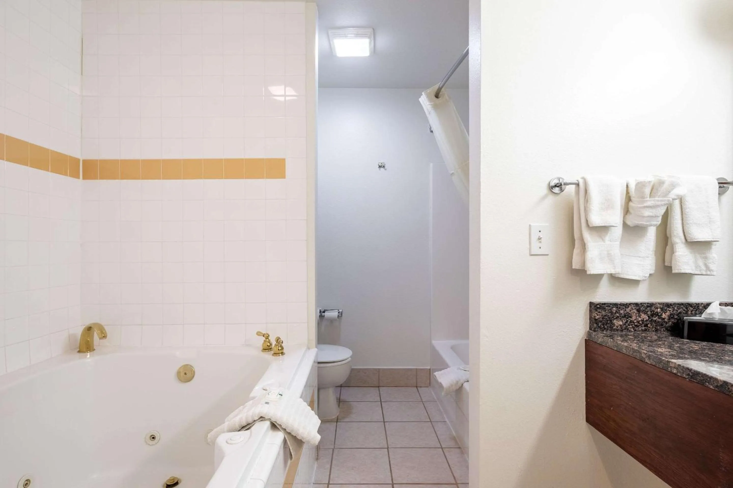 Photo of the whole room in Quality Inn Keystone near Mount Rushmore