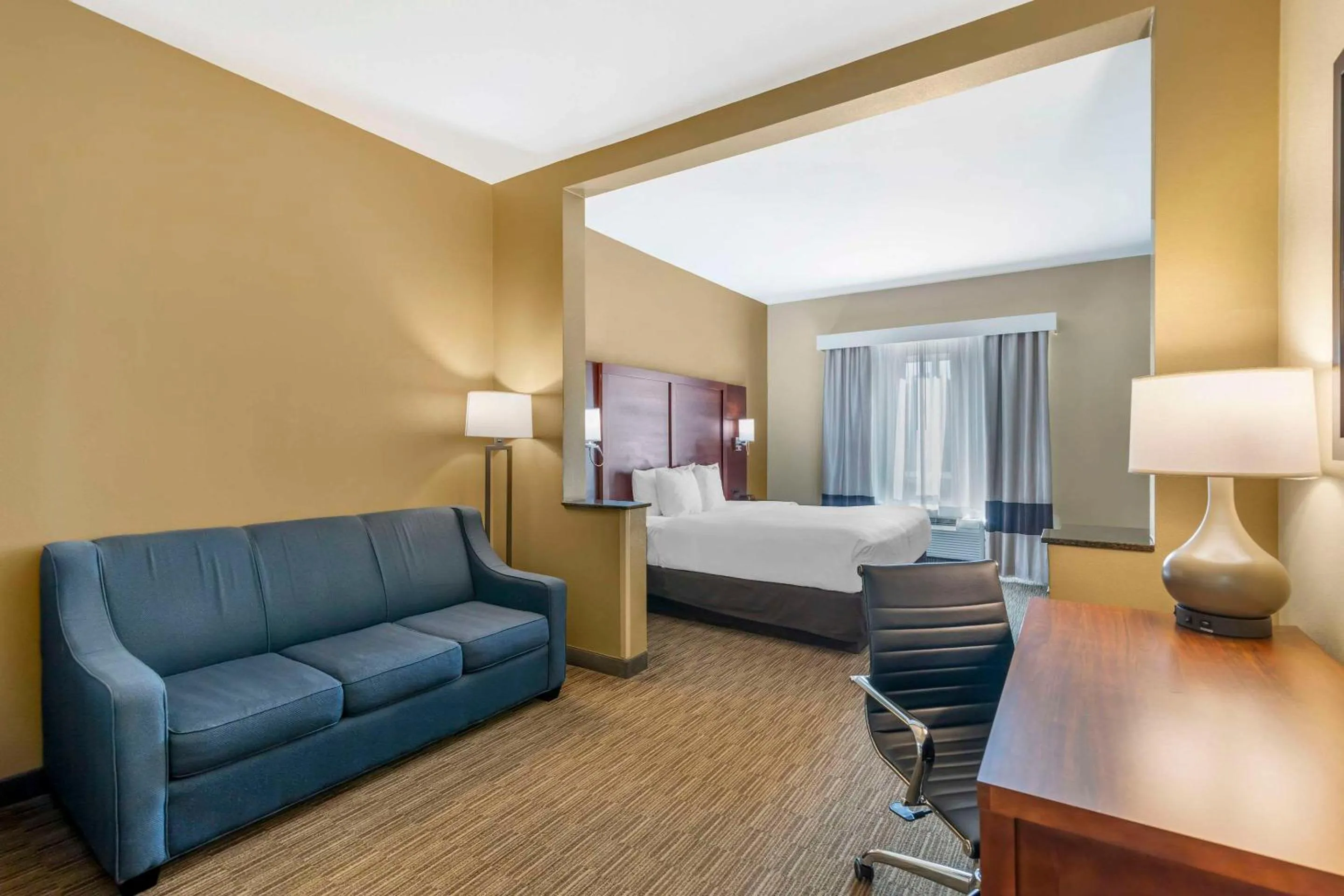 Bedroom, Bed in Comfort Inn & Suites