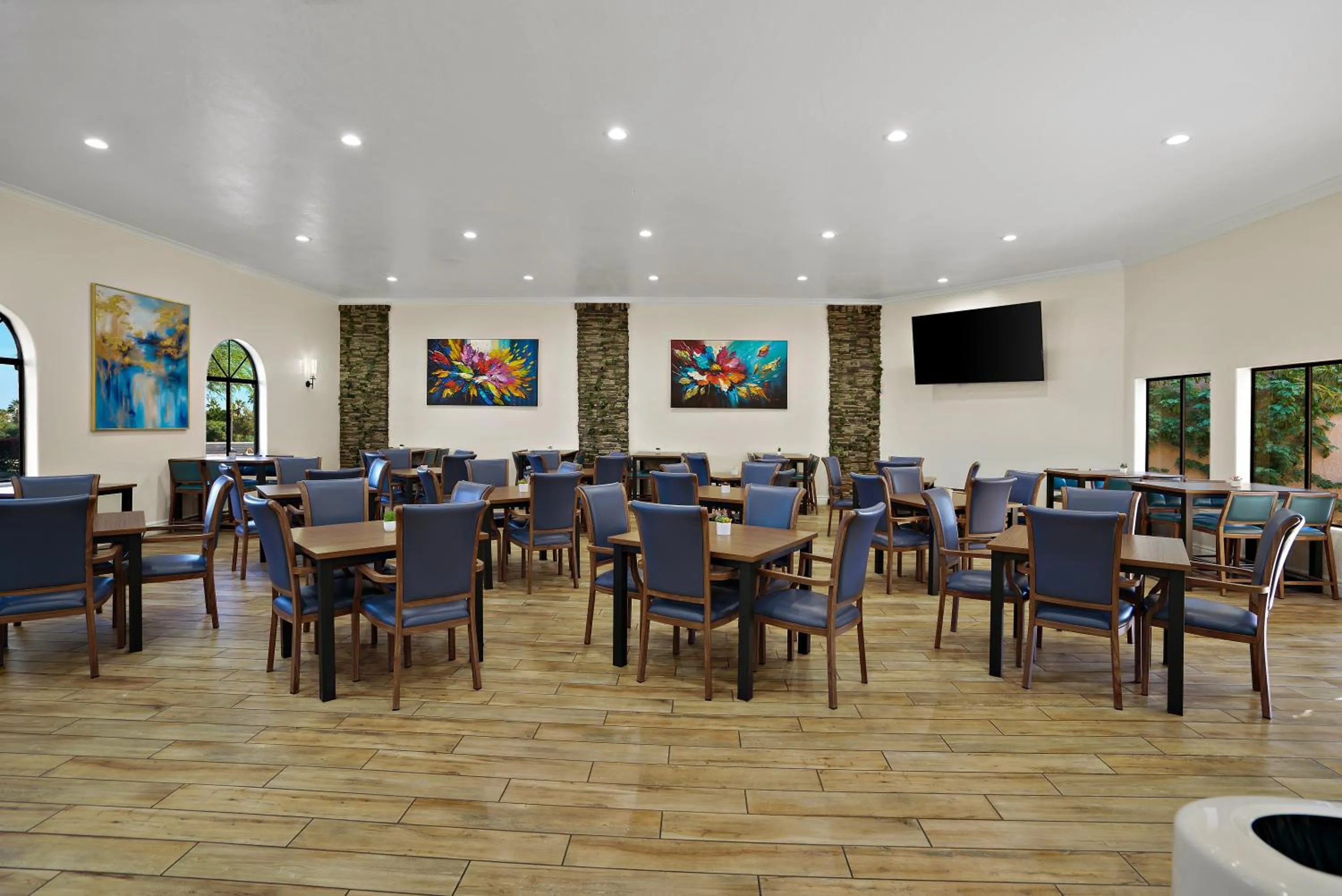 Restaurant/places to eat in La Fuente Inn & Suites