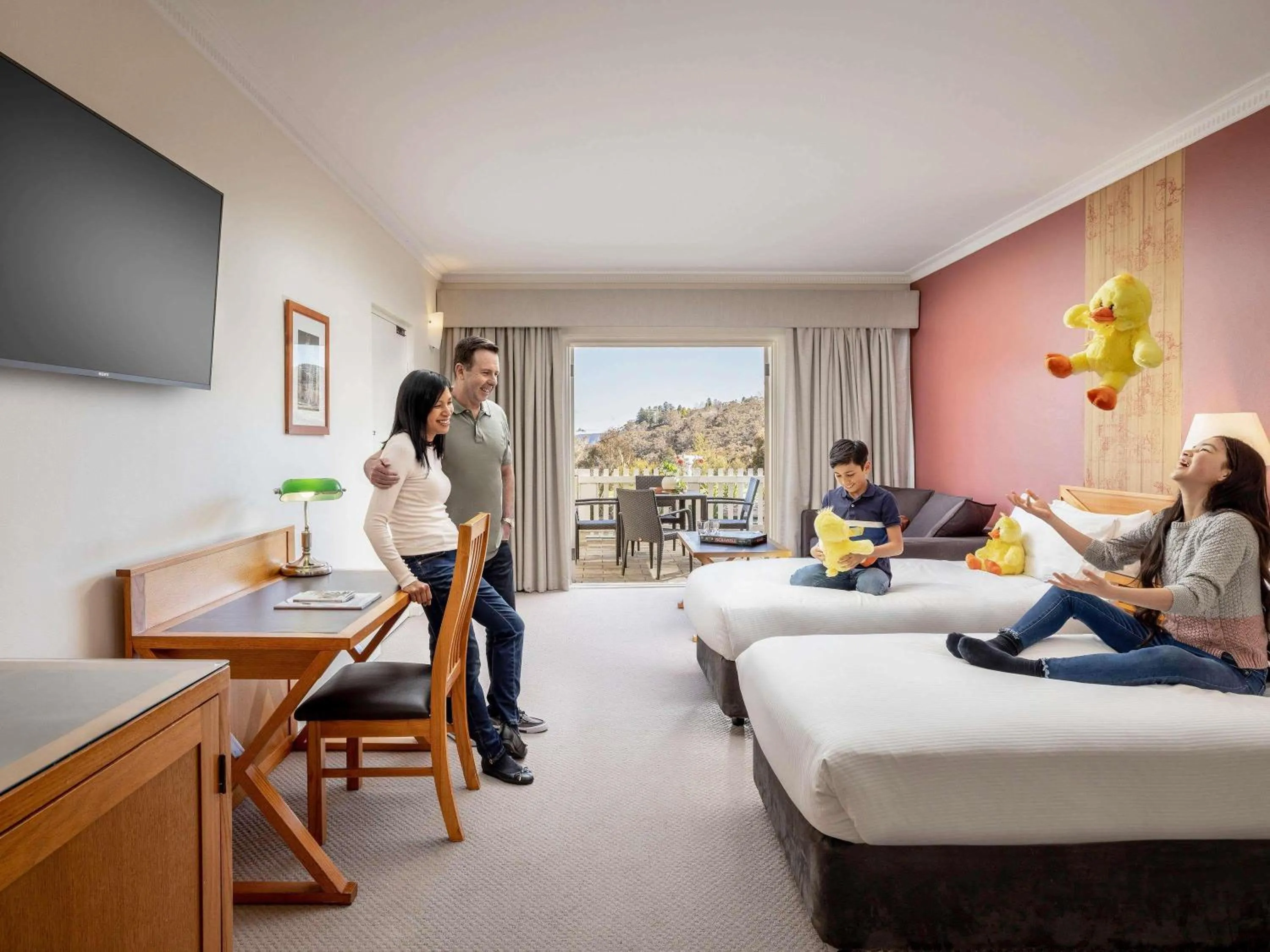 Bedroom, Bed in Fairmont Resort Blue Mountains MGallery Collection