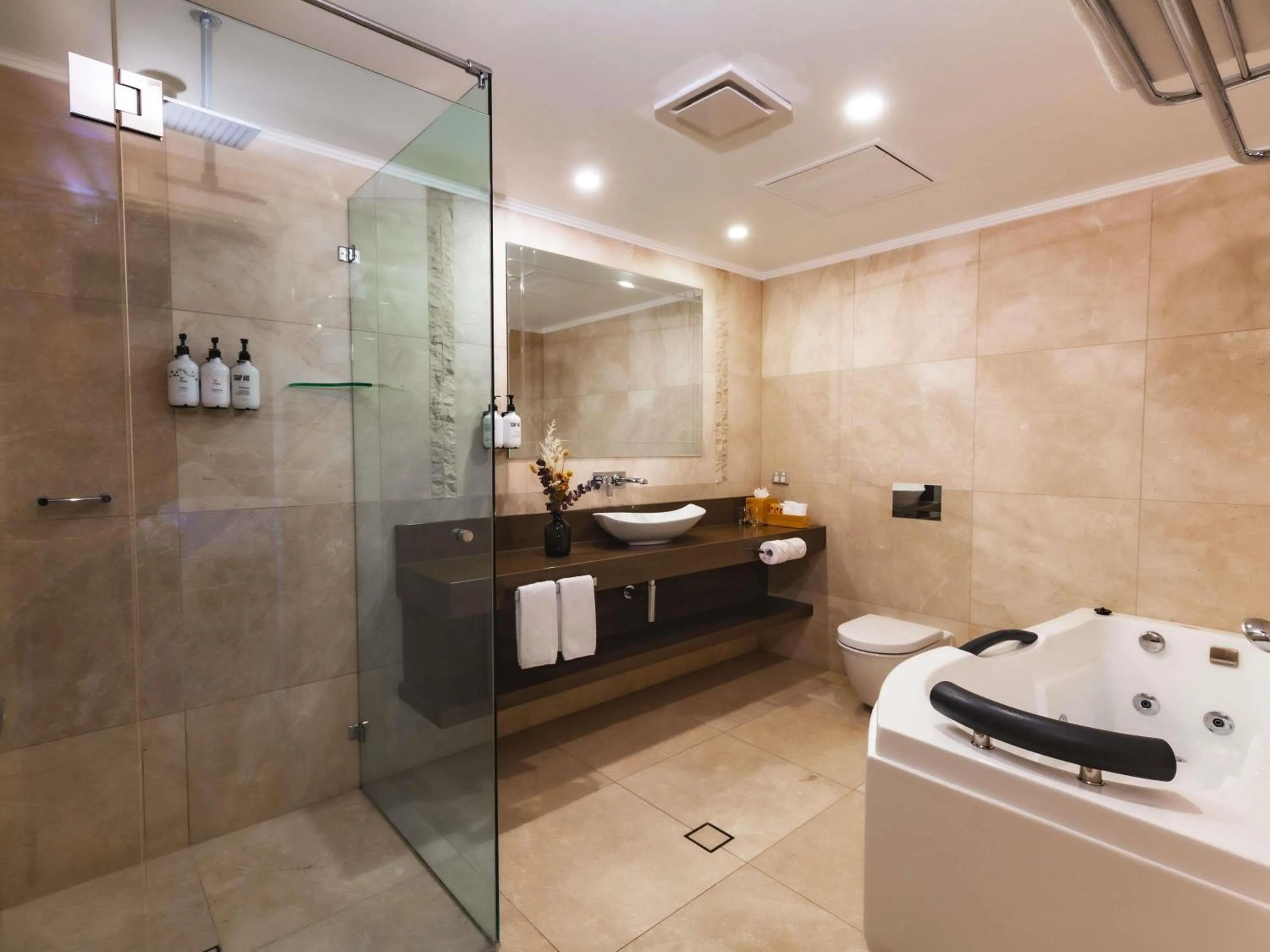 Bedroom in Fairmont Resort Blue Mountains MGallery Collection