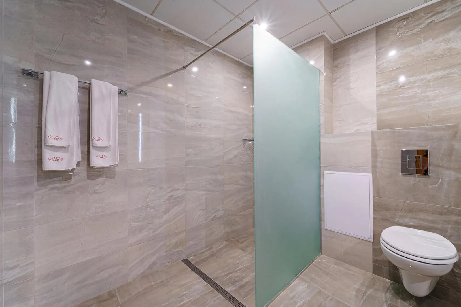 Shower in Hotel Avion - Self check in