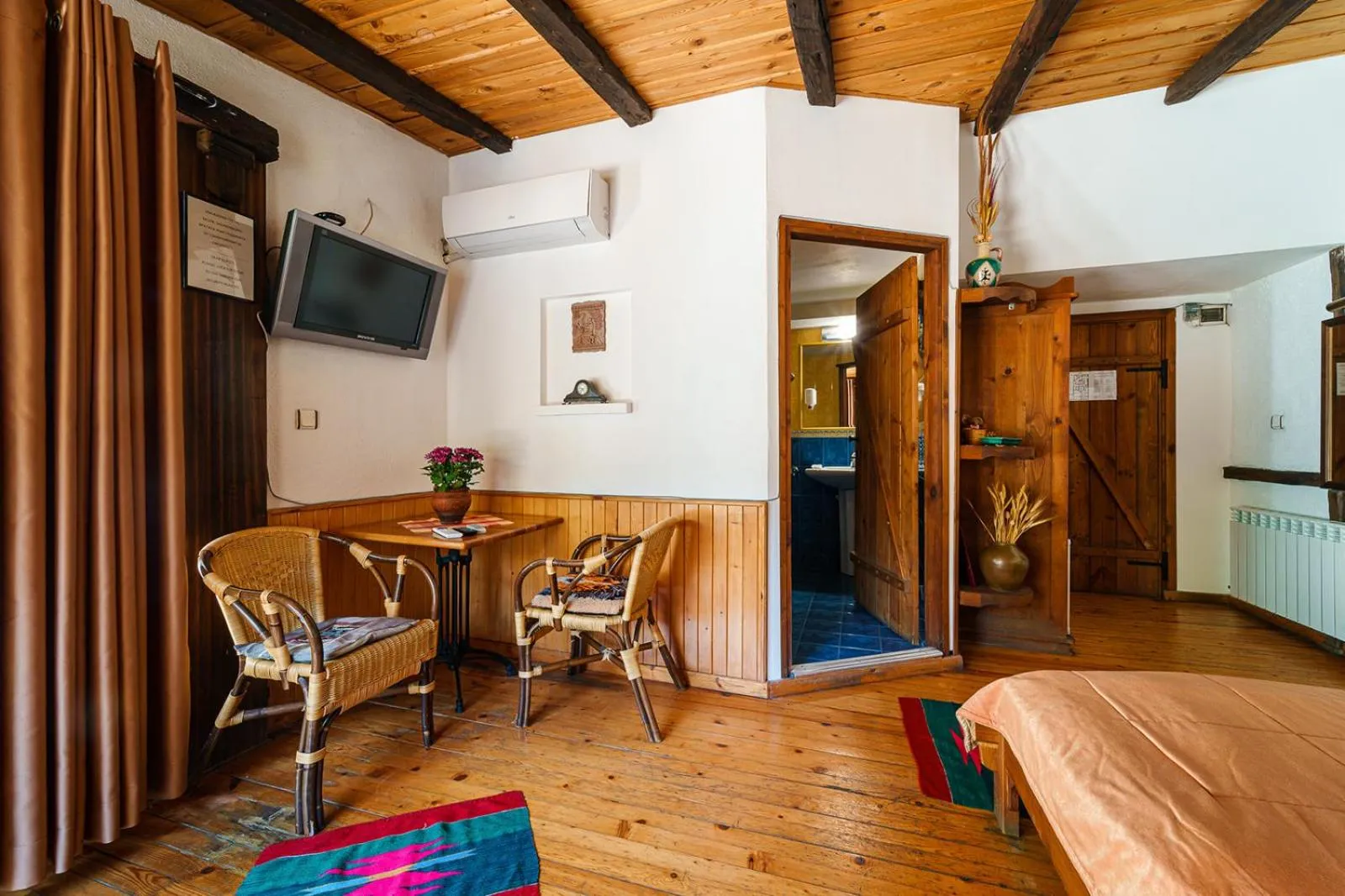 Bathroom in Hotel Avion - Self check in