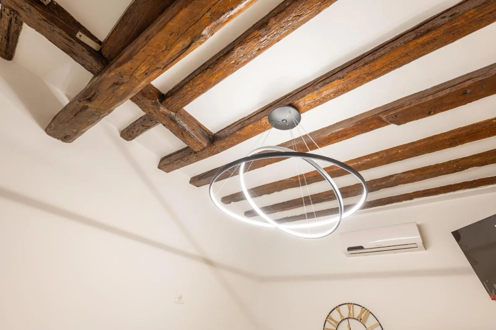 Bedroom in Rialto Suite 707