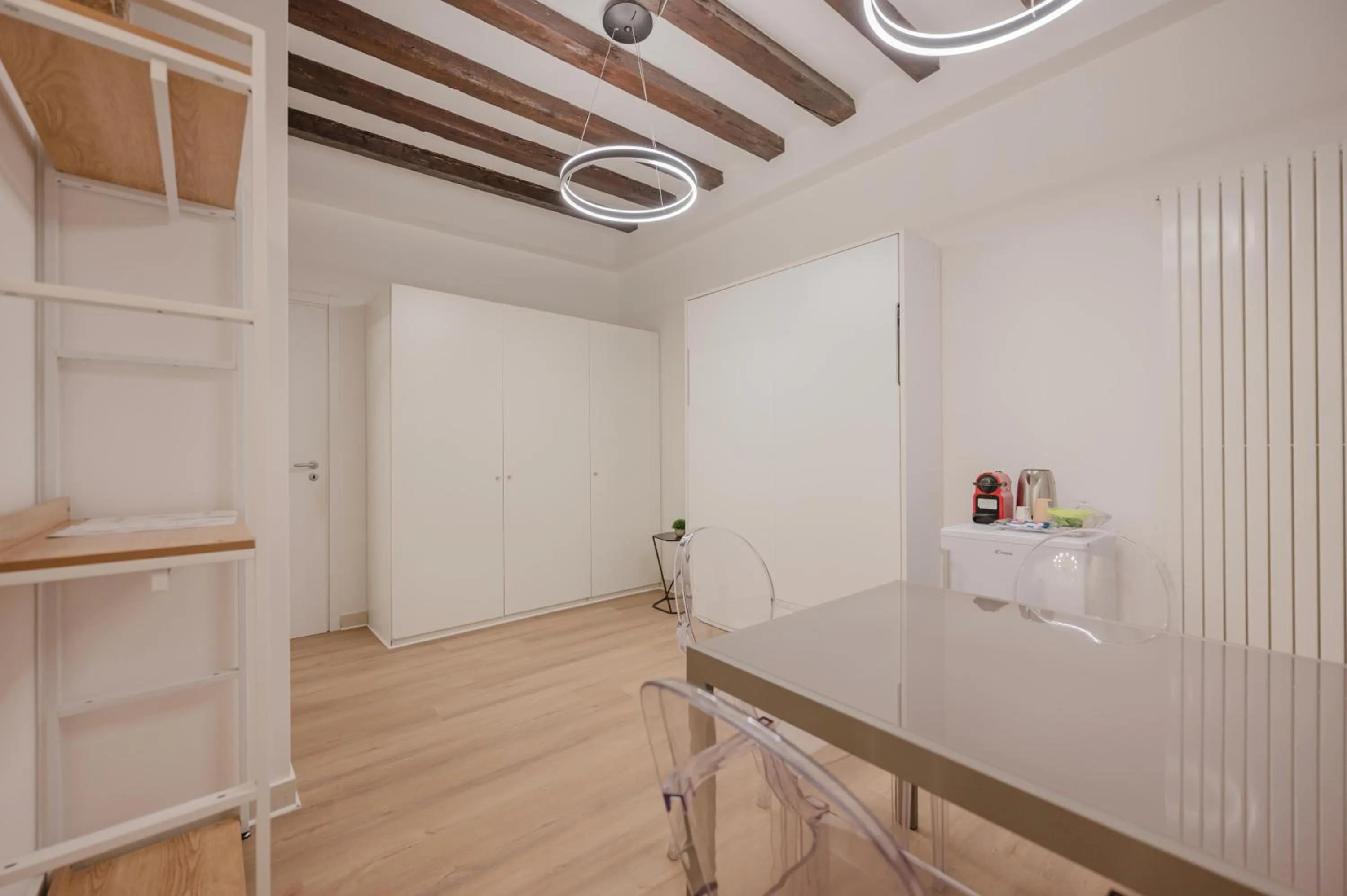 Bedroom in Rialto Suite 707