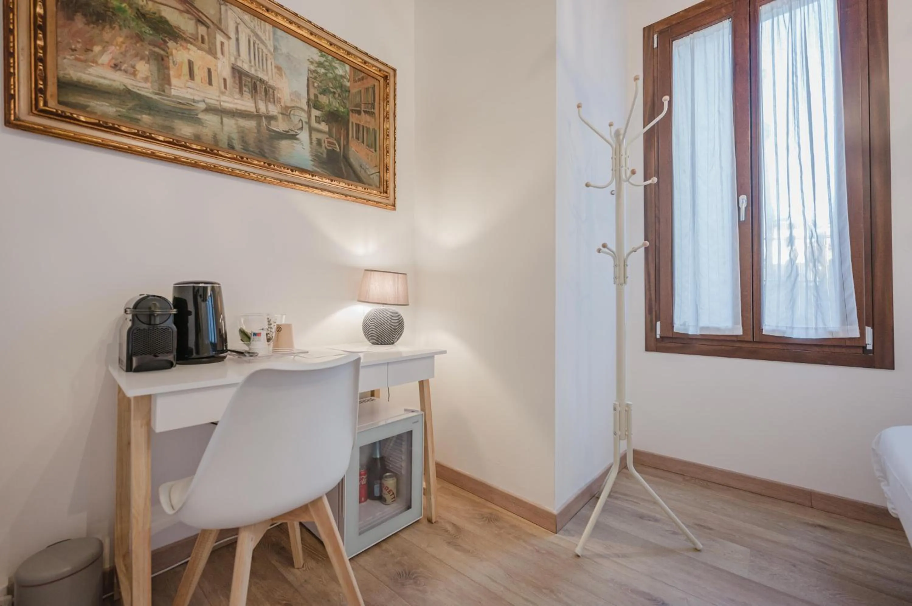 Bedroom in Rialto Suite 707