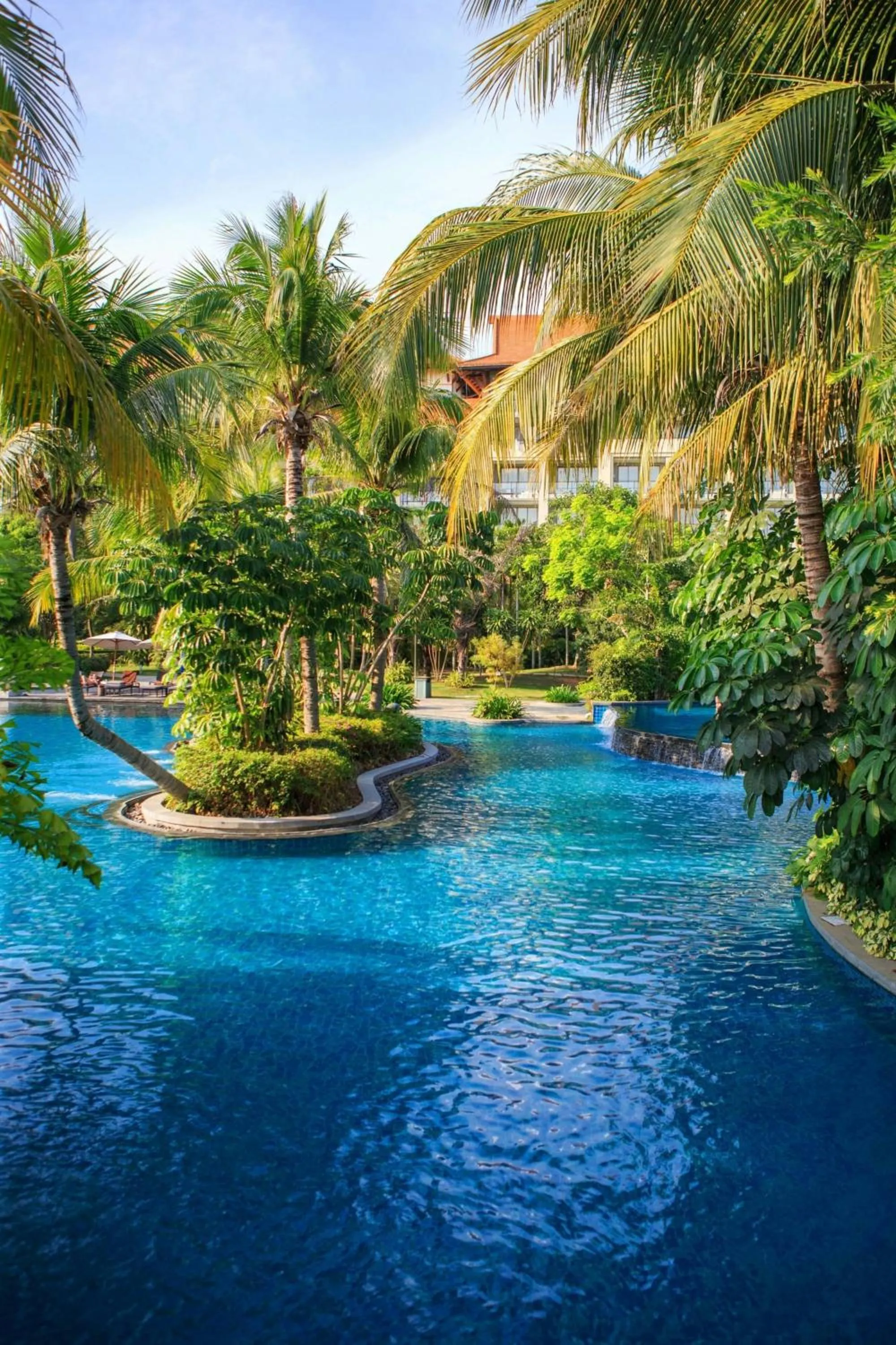 Swimming pool in Renaissance Sanya Haitang Bay Resort