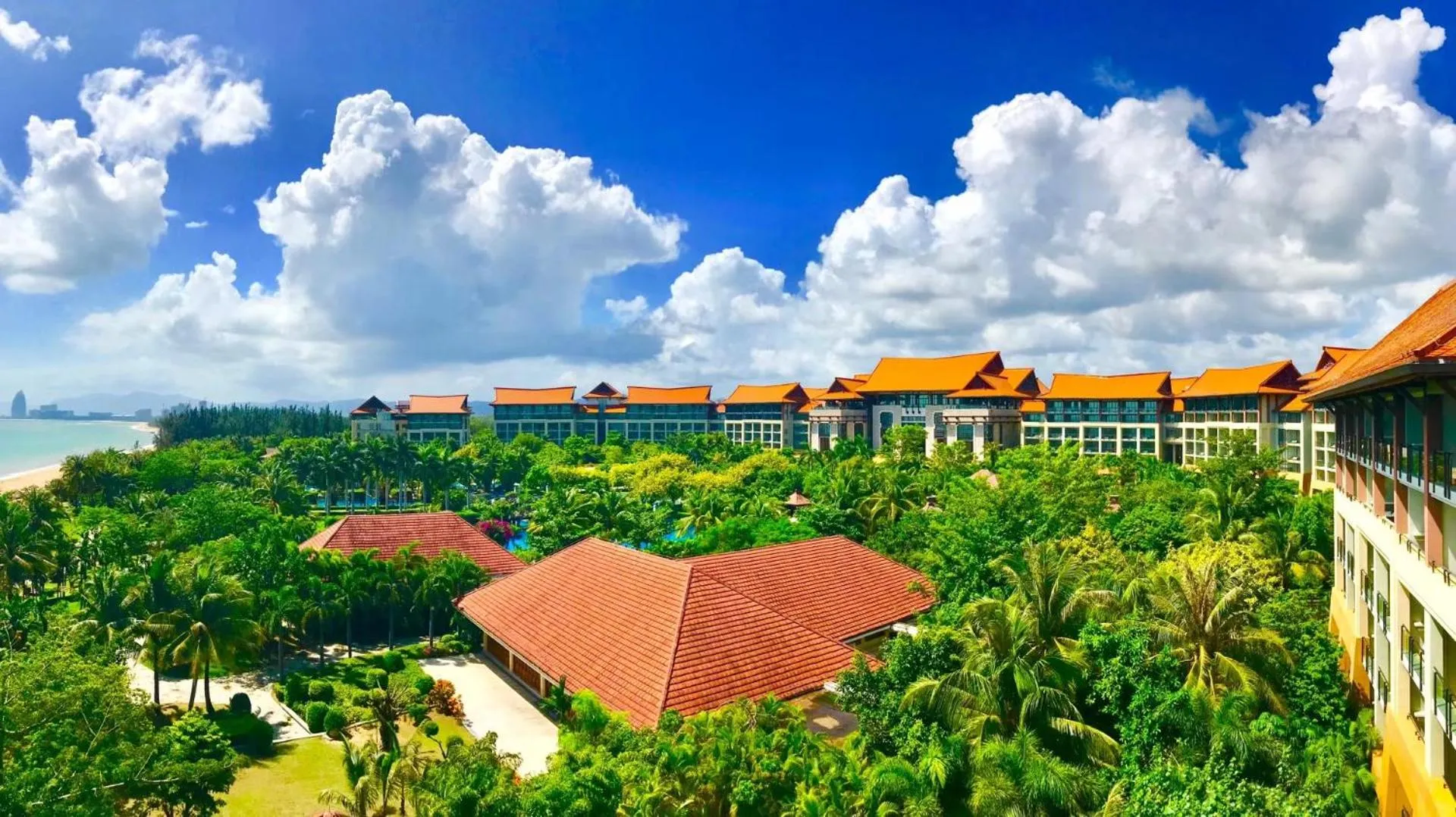Property building in Renaissance Sanya Haitang Bay Resort