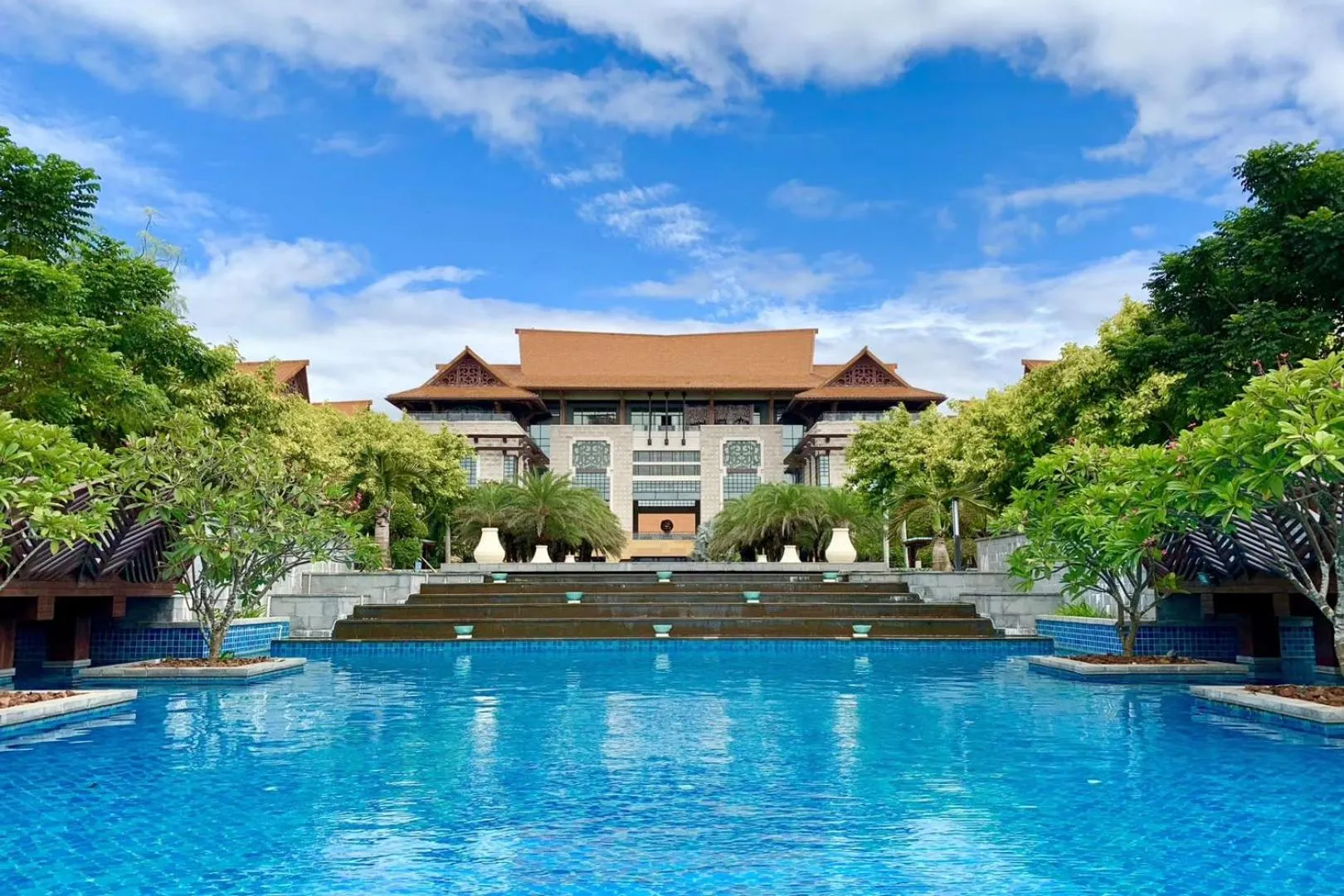 Property building in Renaissance Sanya Haitang Bay Resort
