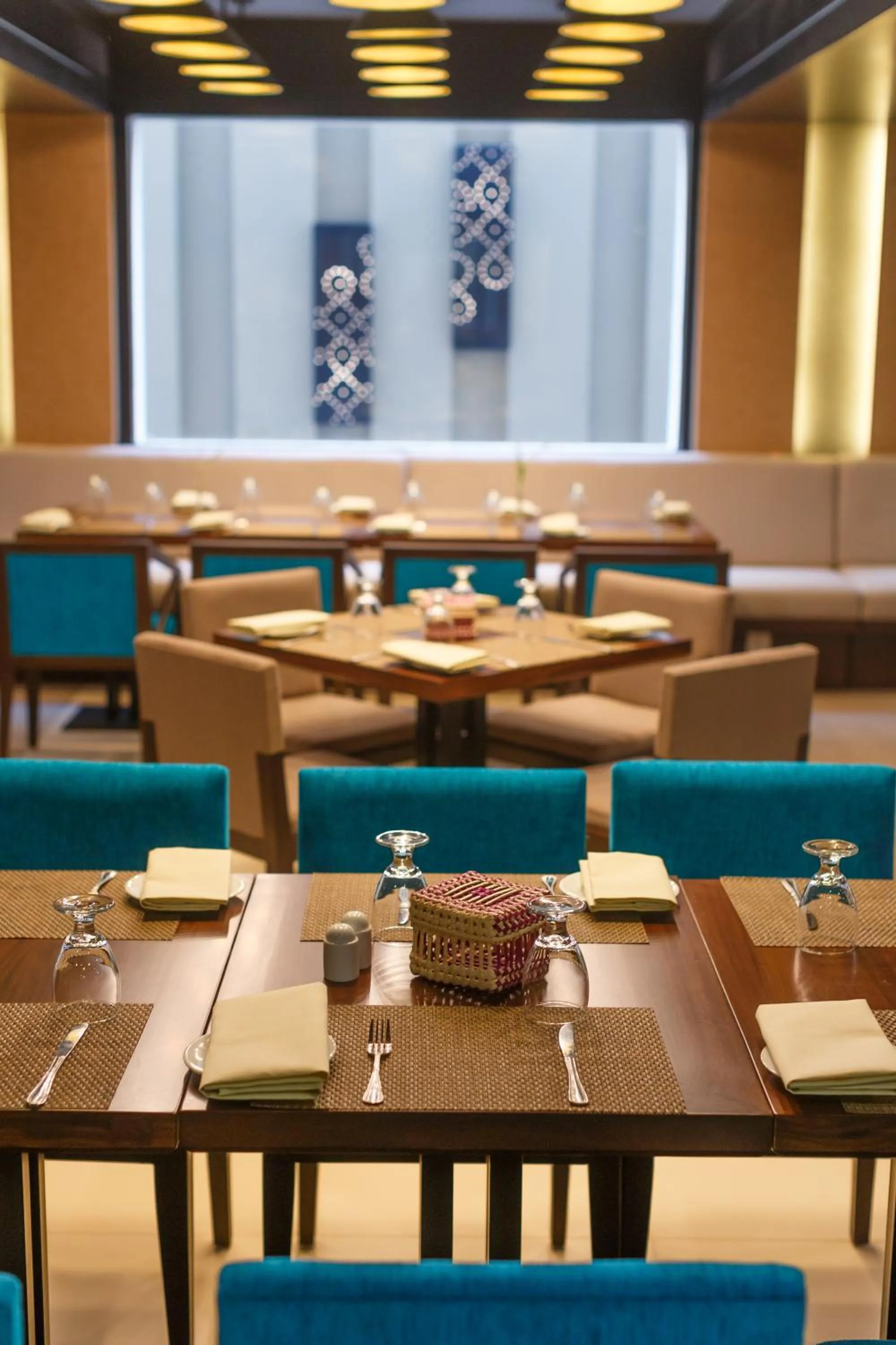 Restaurant/places to eat in Renuka City Hotel