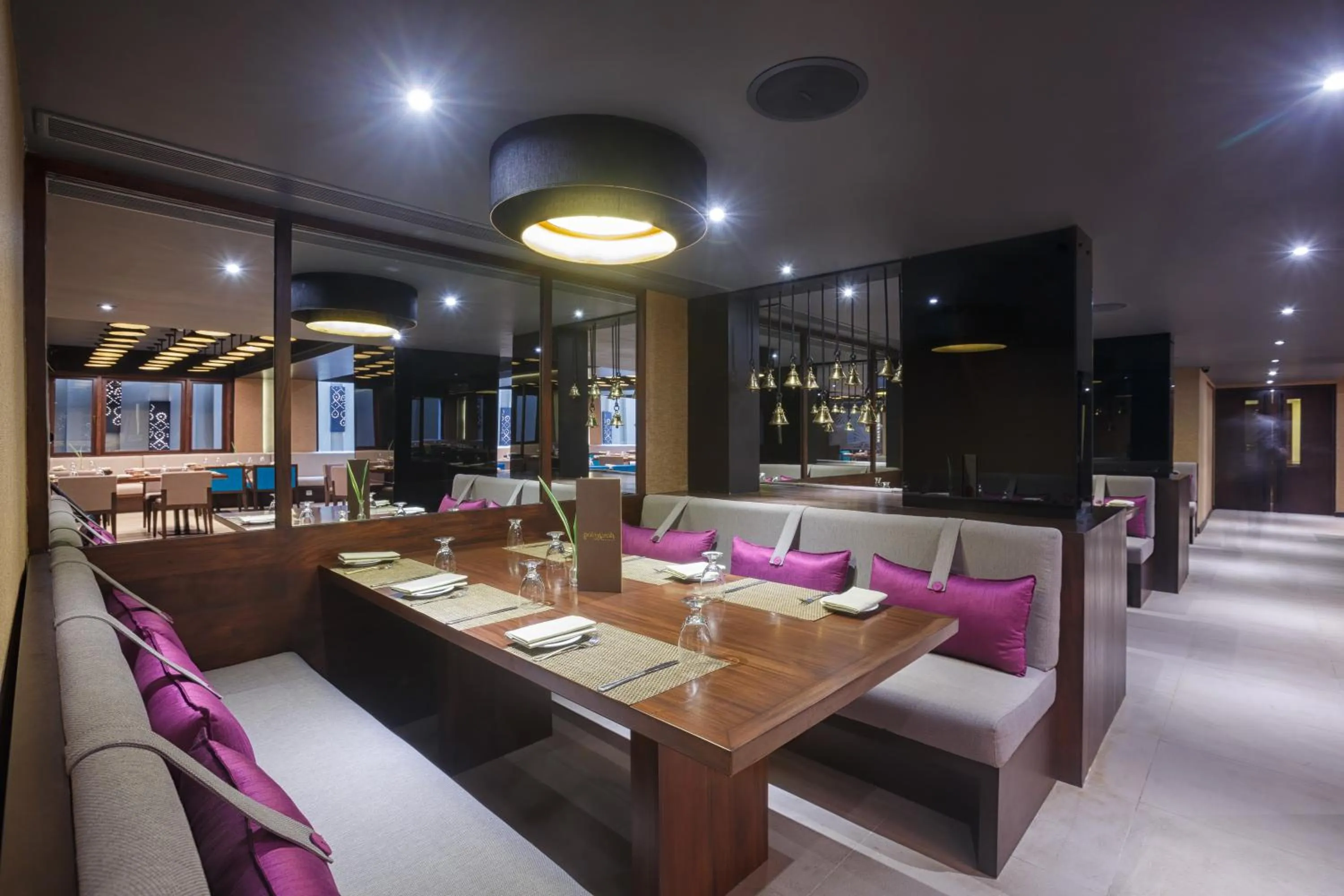 Restaurant/places to eat in Renuka City Hotel