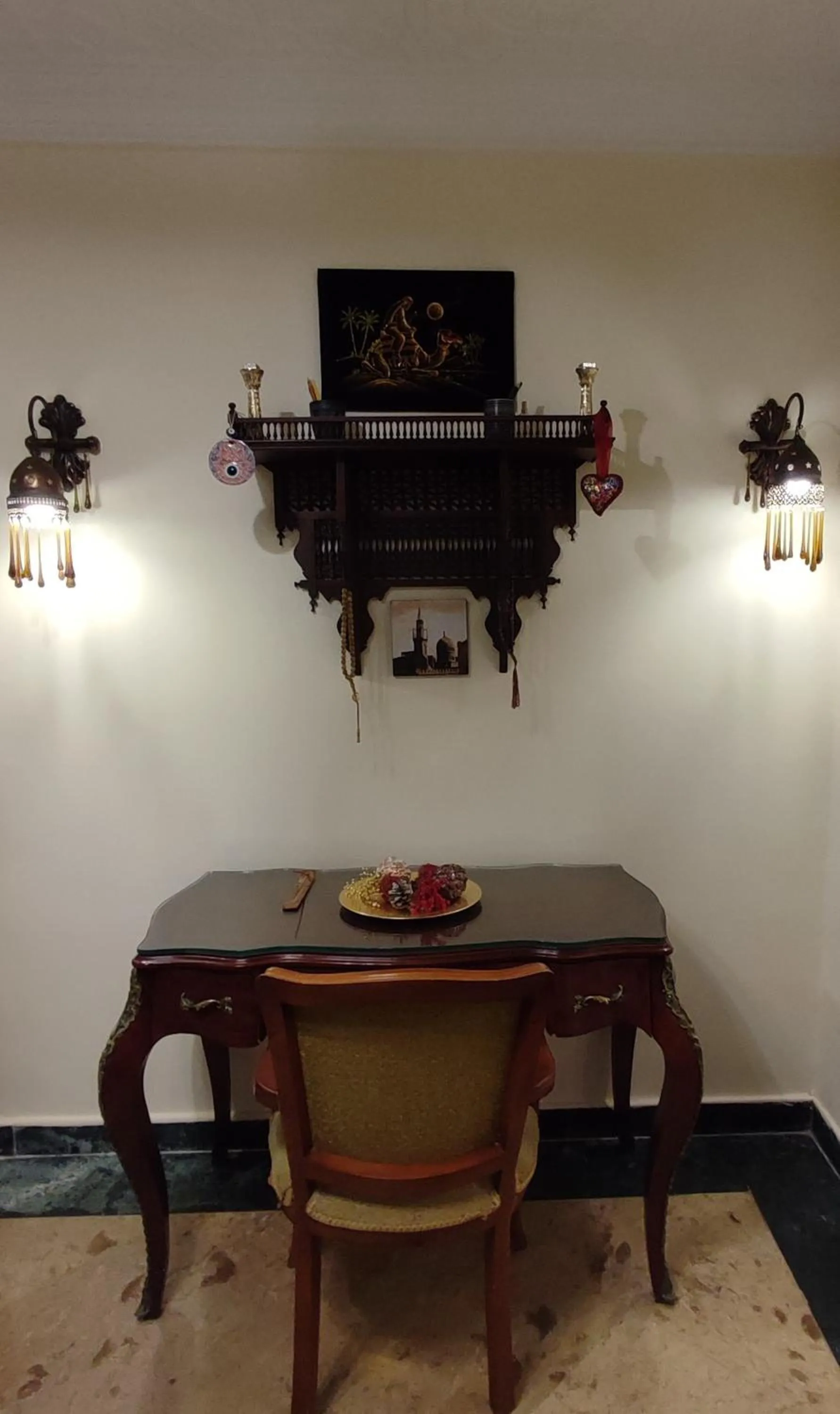 Library in Villa Rayan