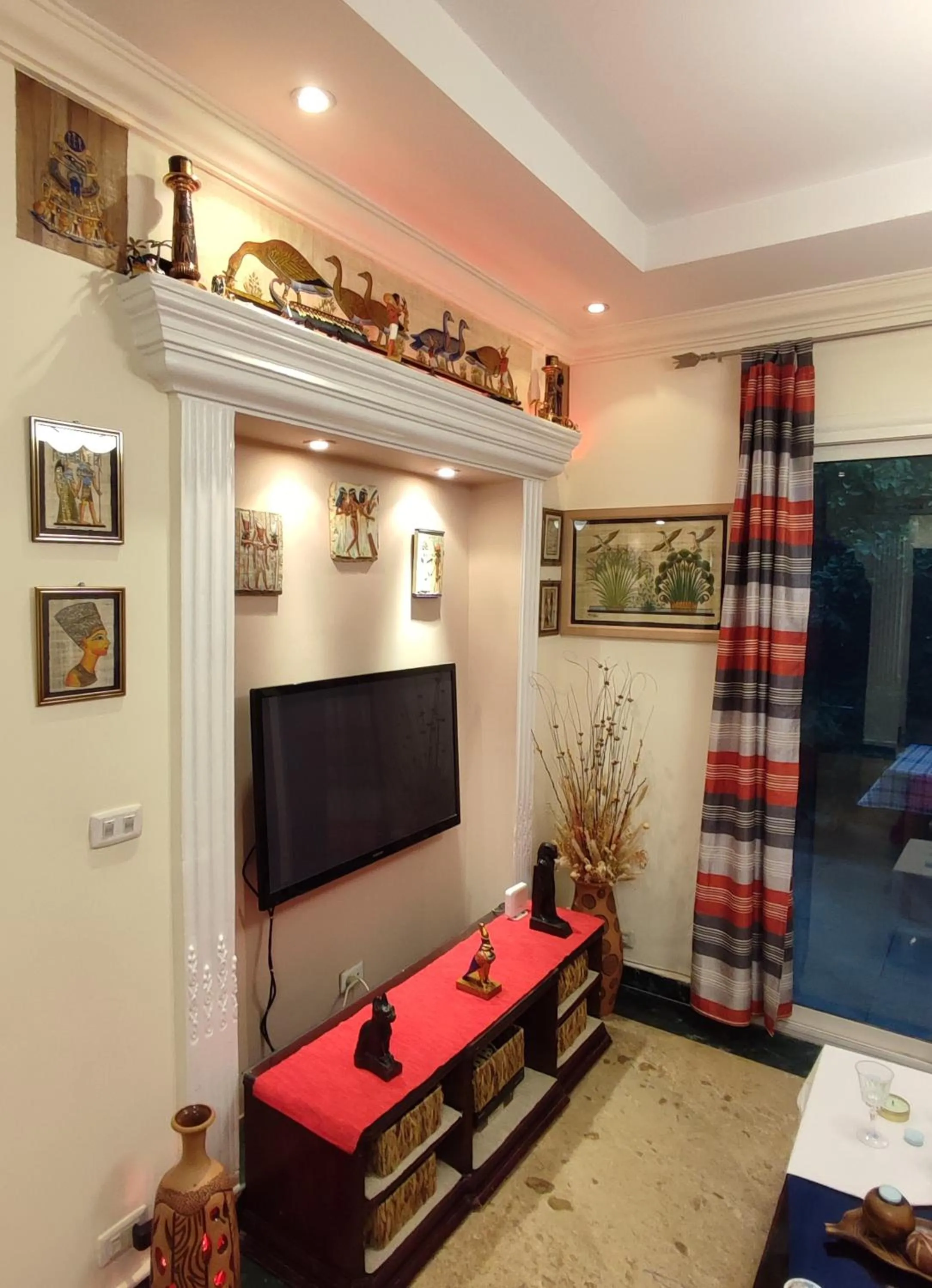 TV and multimedia in Villa Rayan