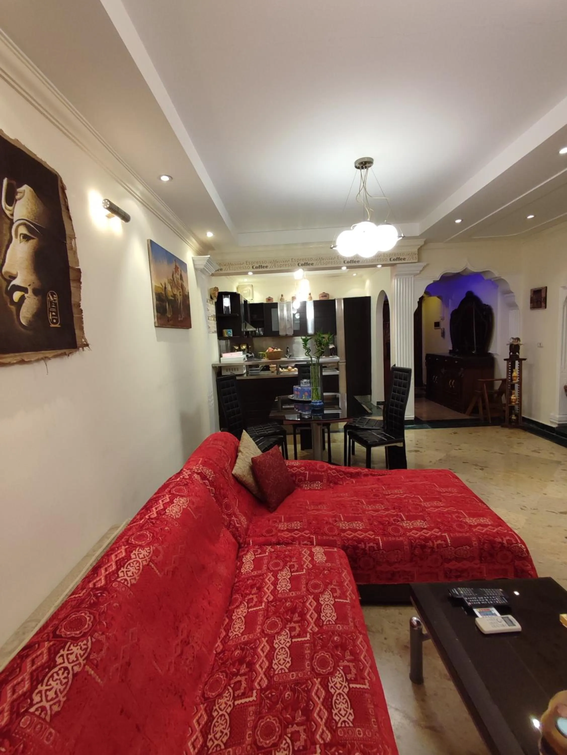 Living room, Bed in Villa Rayan