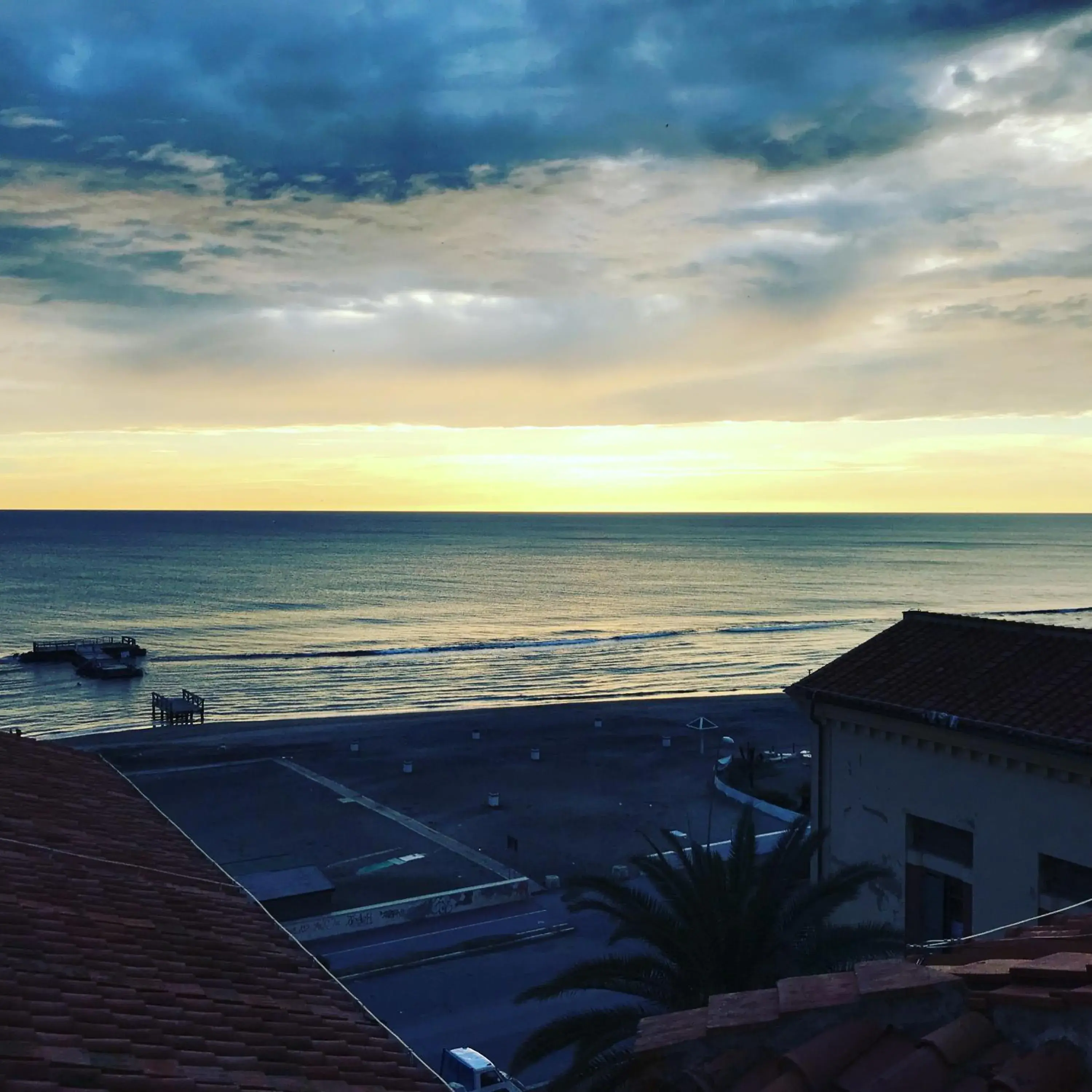 Quintuple Room (5 Adults) with Sea View in Litus Roma Hostel Quintuple Room (5 Adults) with Sea View in Litus Roma Hostel