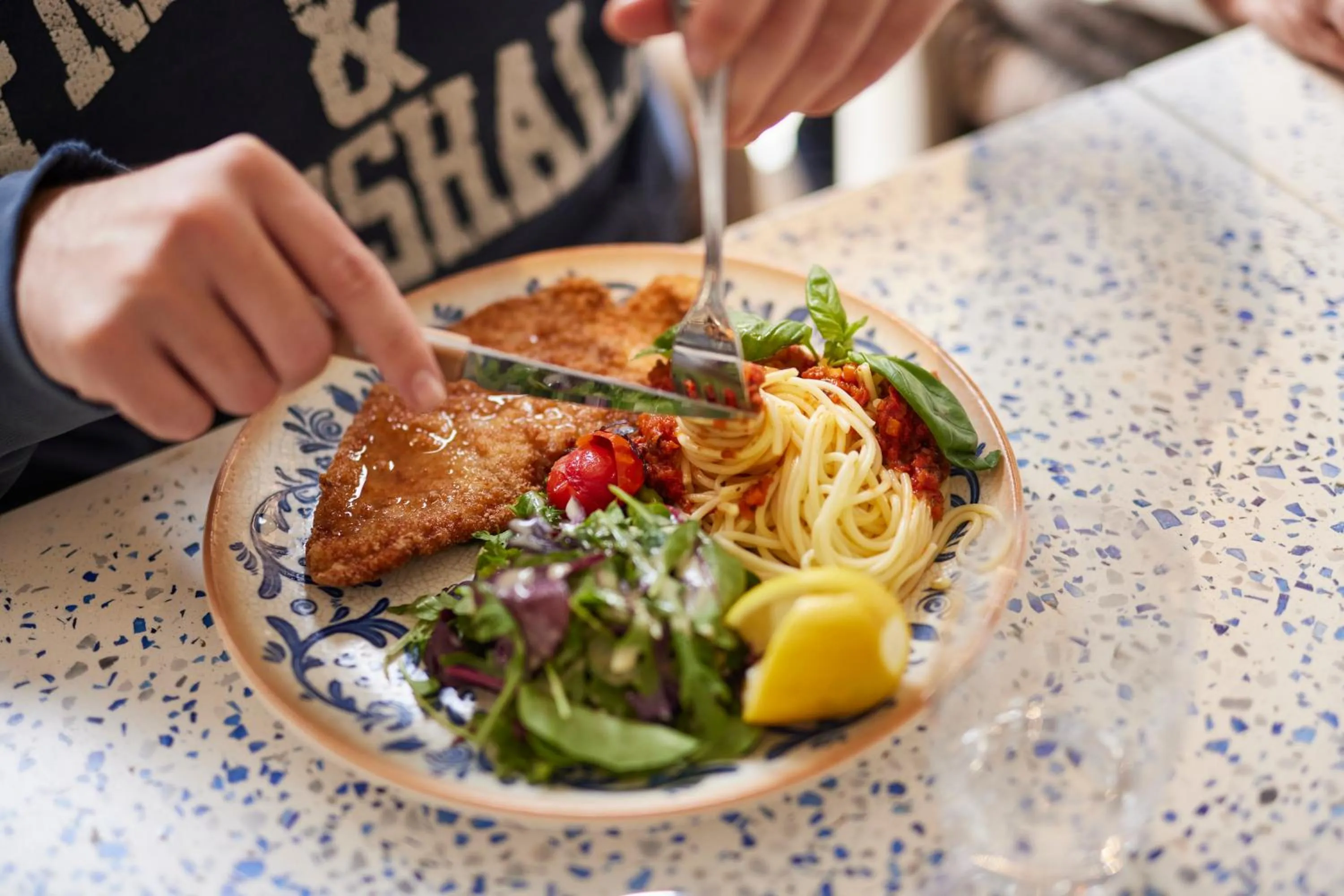 Food and drinks in Hotel-Restaurant Isidore Nice Ouest