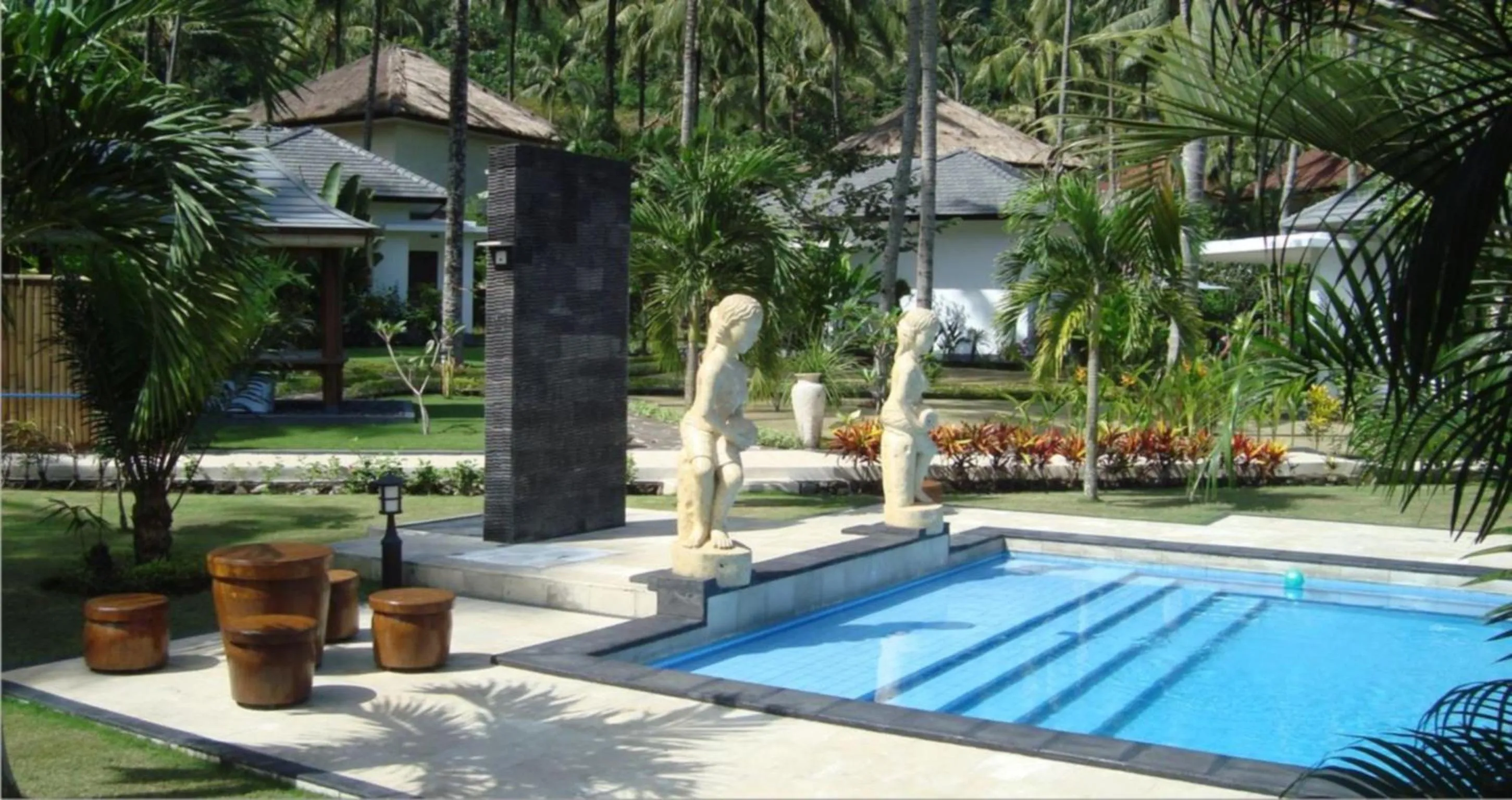 Swimming pool in Dream Estate Resort