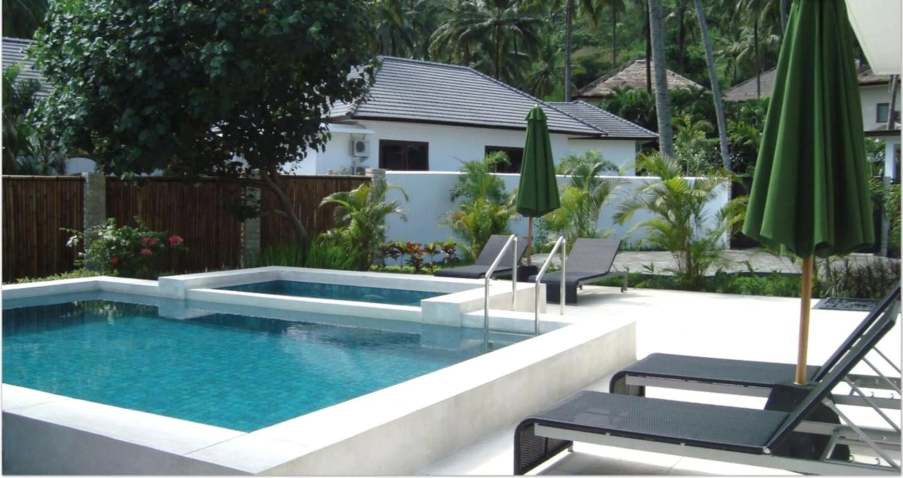 Swimming pool in Dream Estate Resort