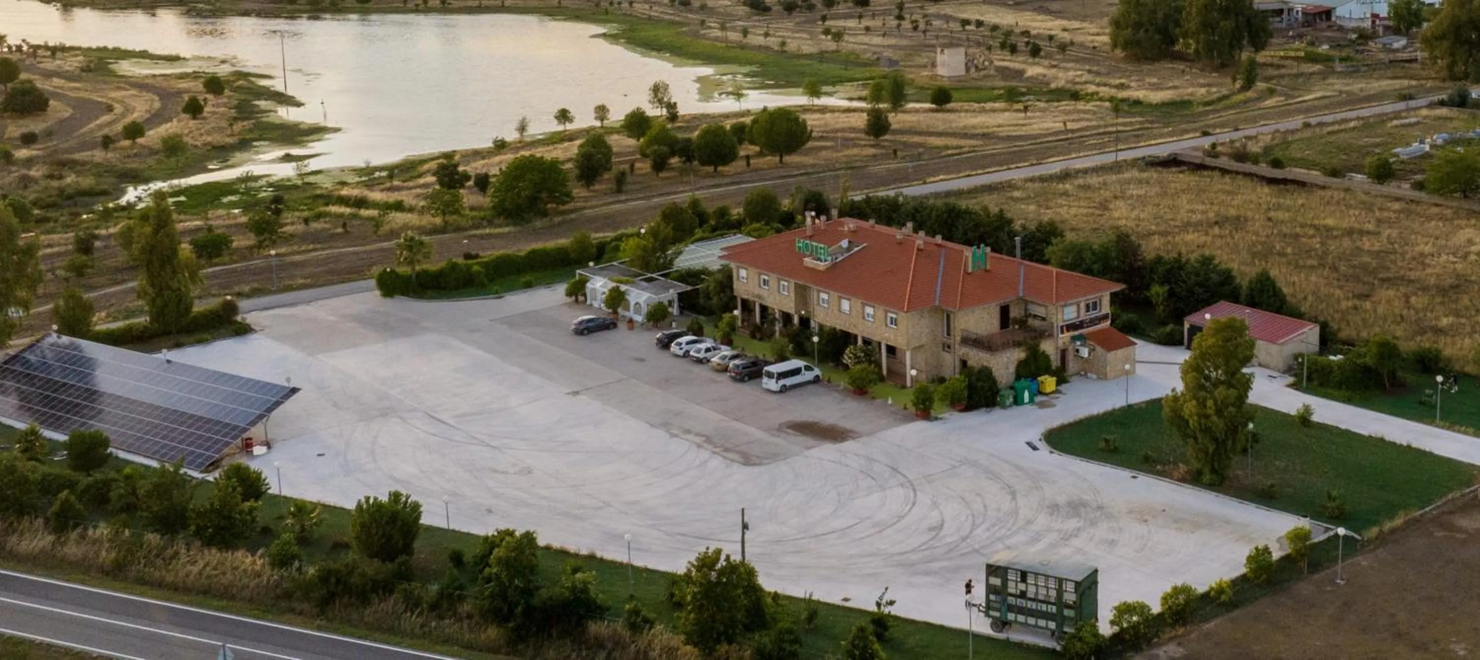 Property building in Hotel Restaurante Sostenible La Laguna