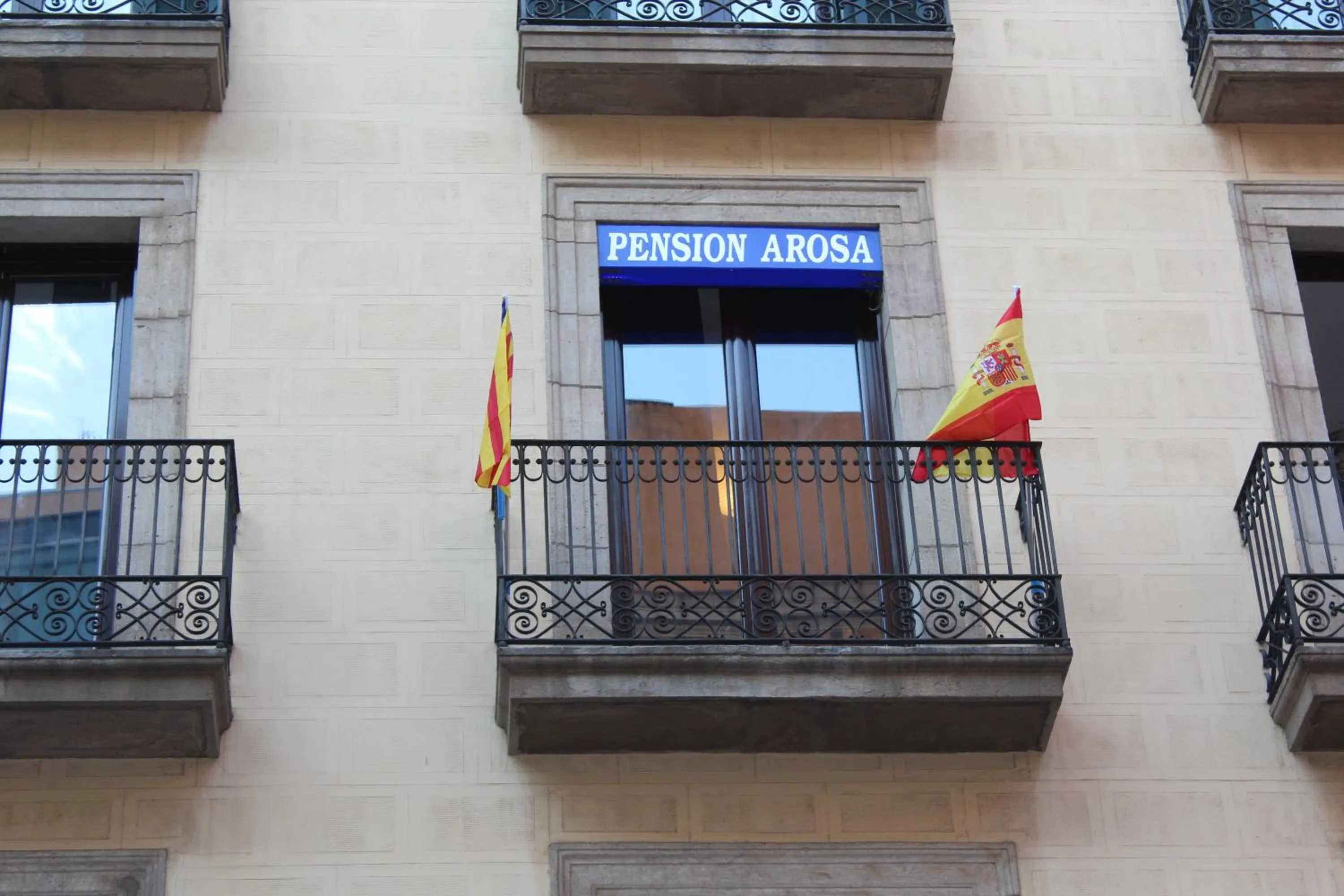 Facade/entrance in Pensión Arosa