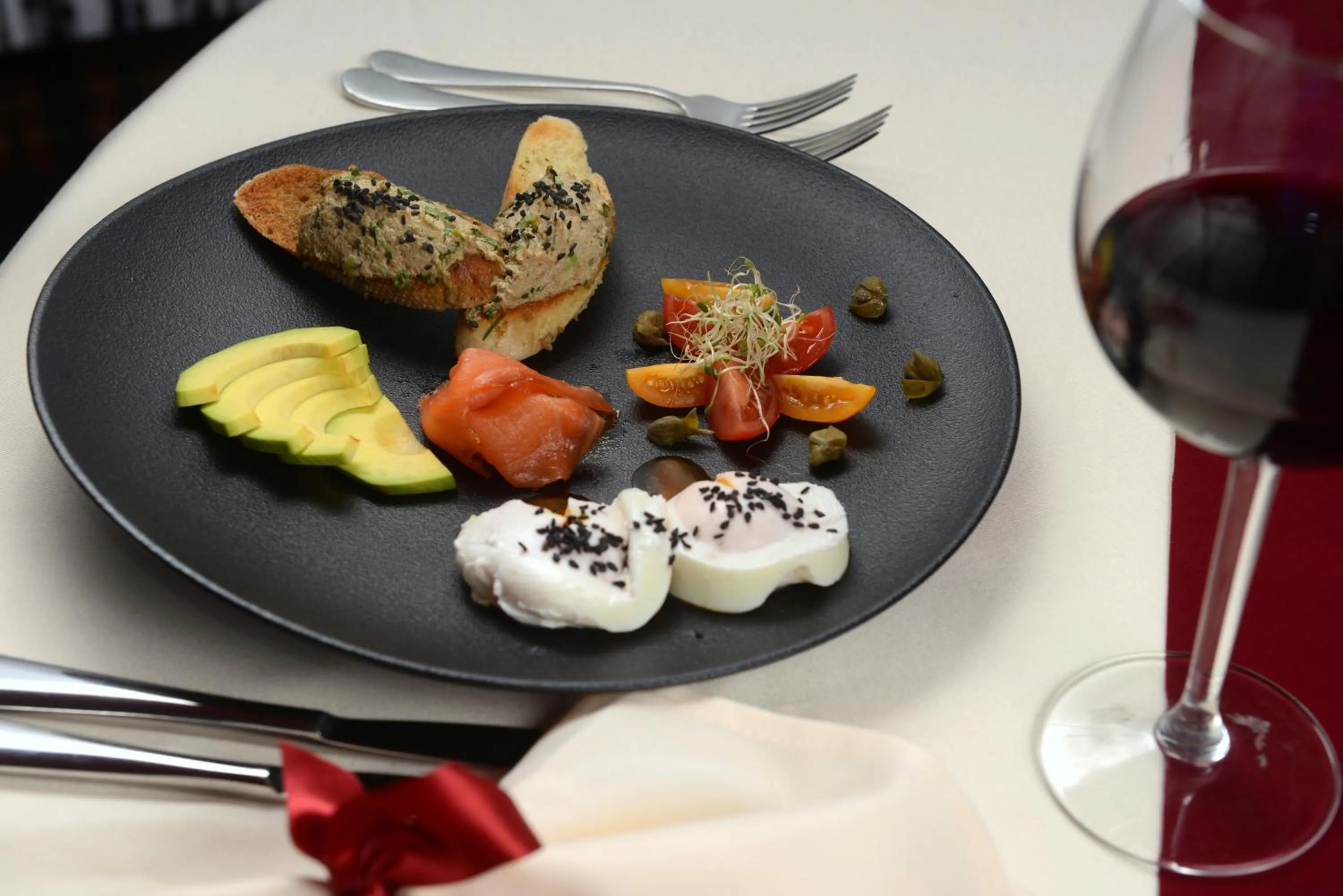 Food and drinks in Atlantic Hotel - Free Parking