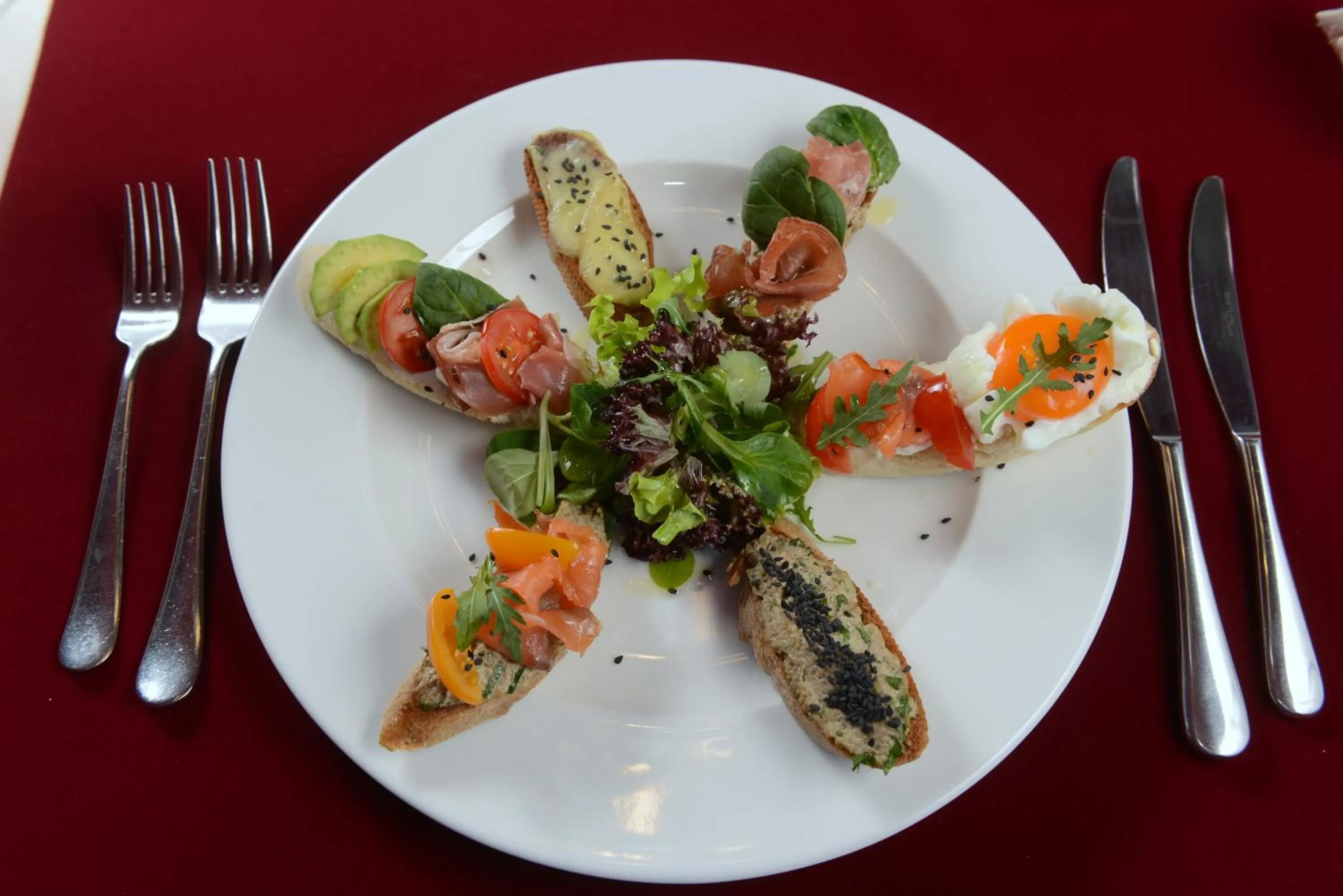 Food and drinks in Atlantic Hotel - Free Parking