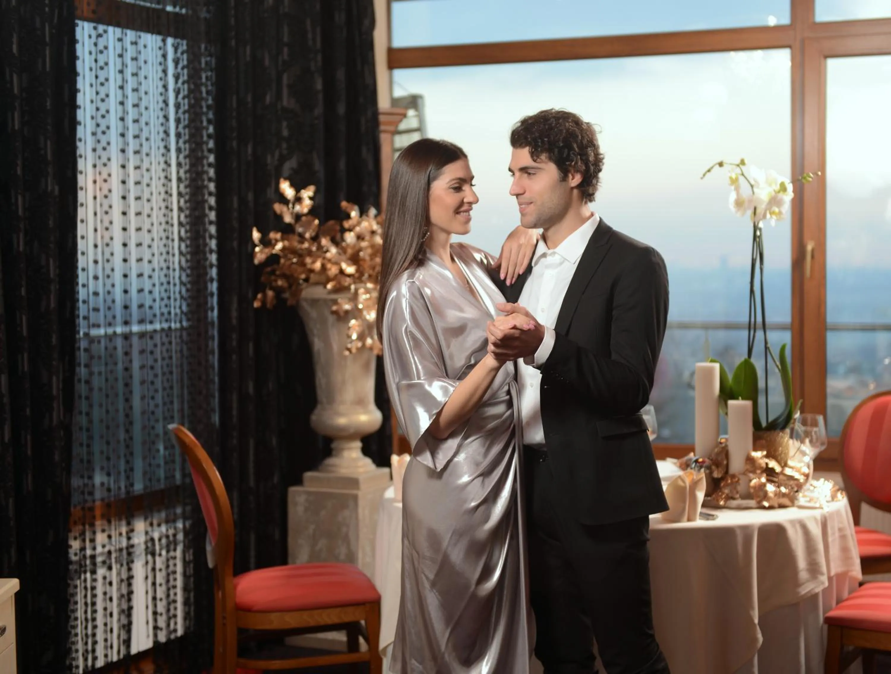 Restaurant/places to eat in Atlantic Hotel - Free Parking