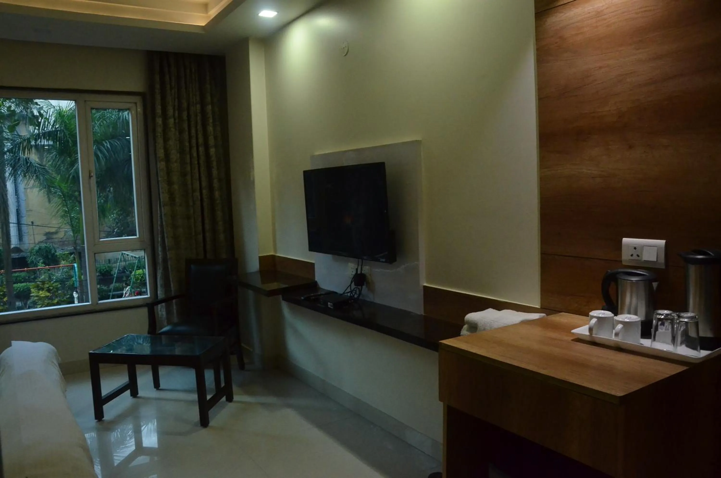 Coffee/tea facilities in Hotel Sopan Heights
