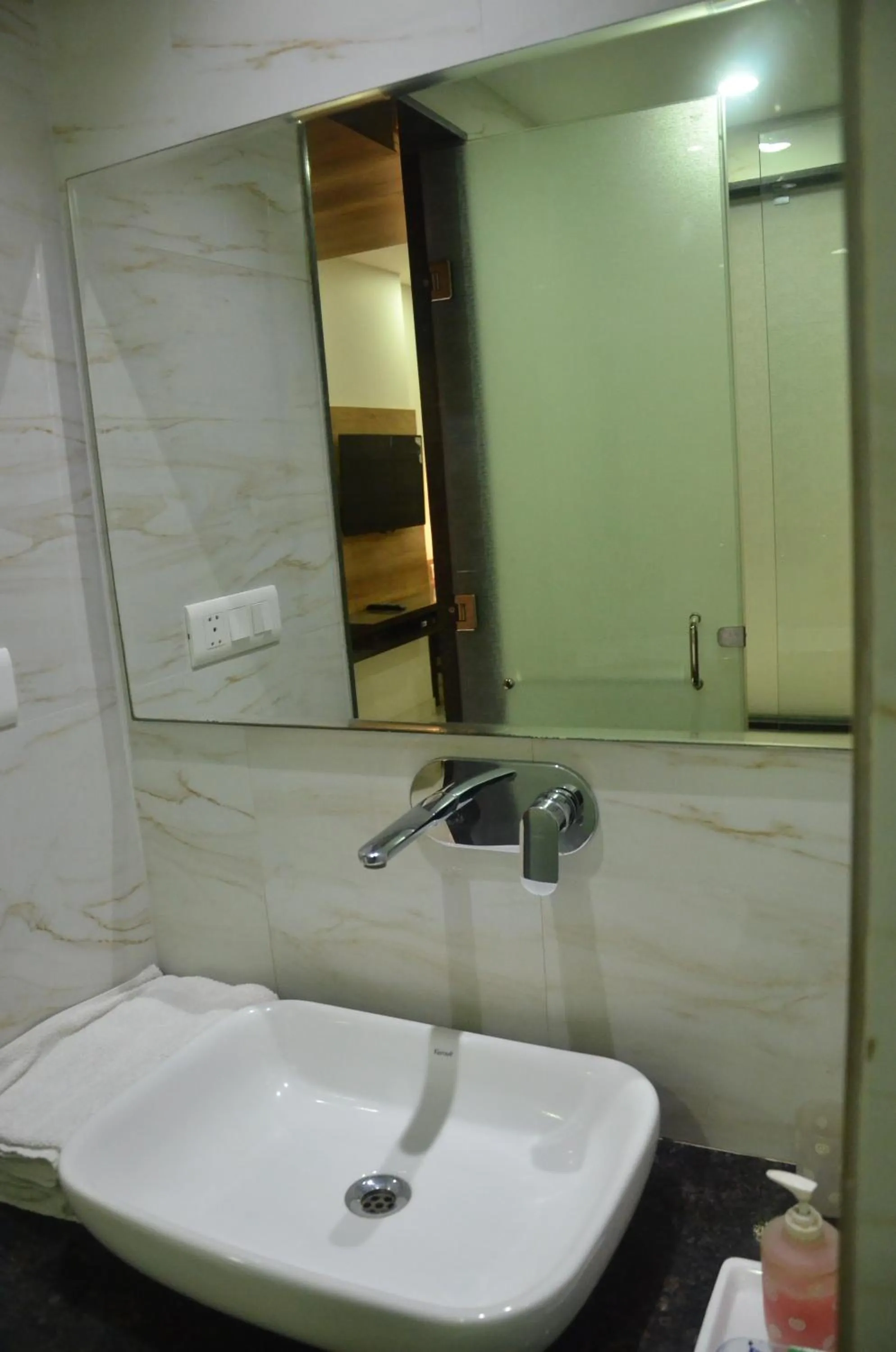 Bathroom in Hotel Sopan Heights